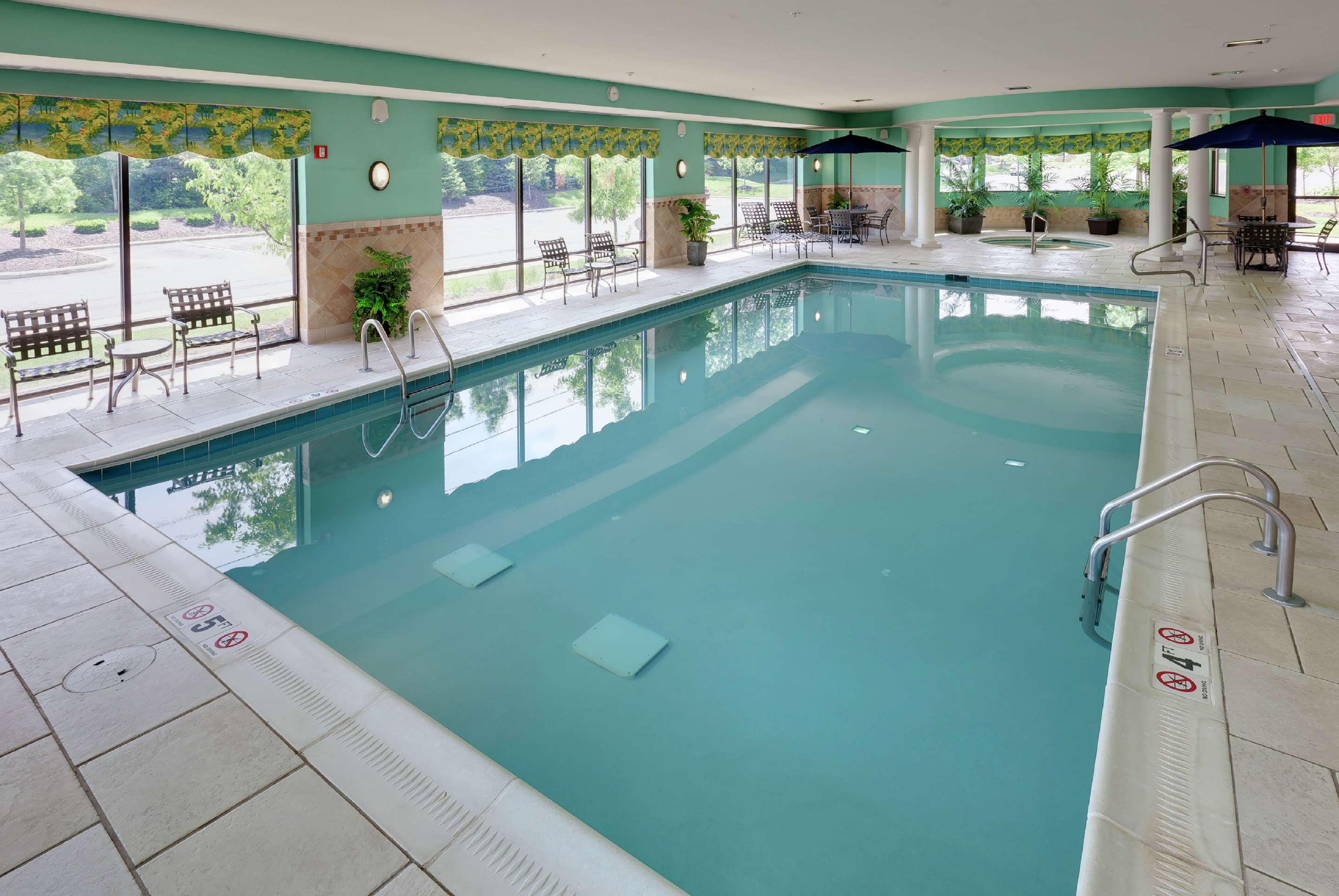 Pool | Hampton Inn & Suites Columbus Polaris
