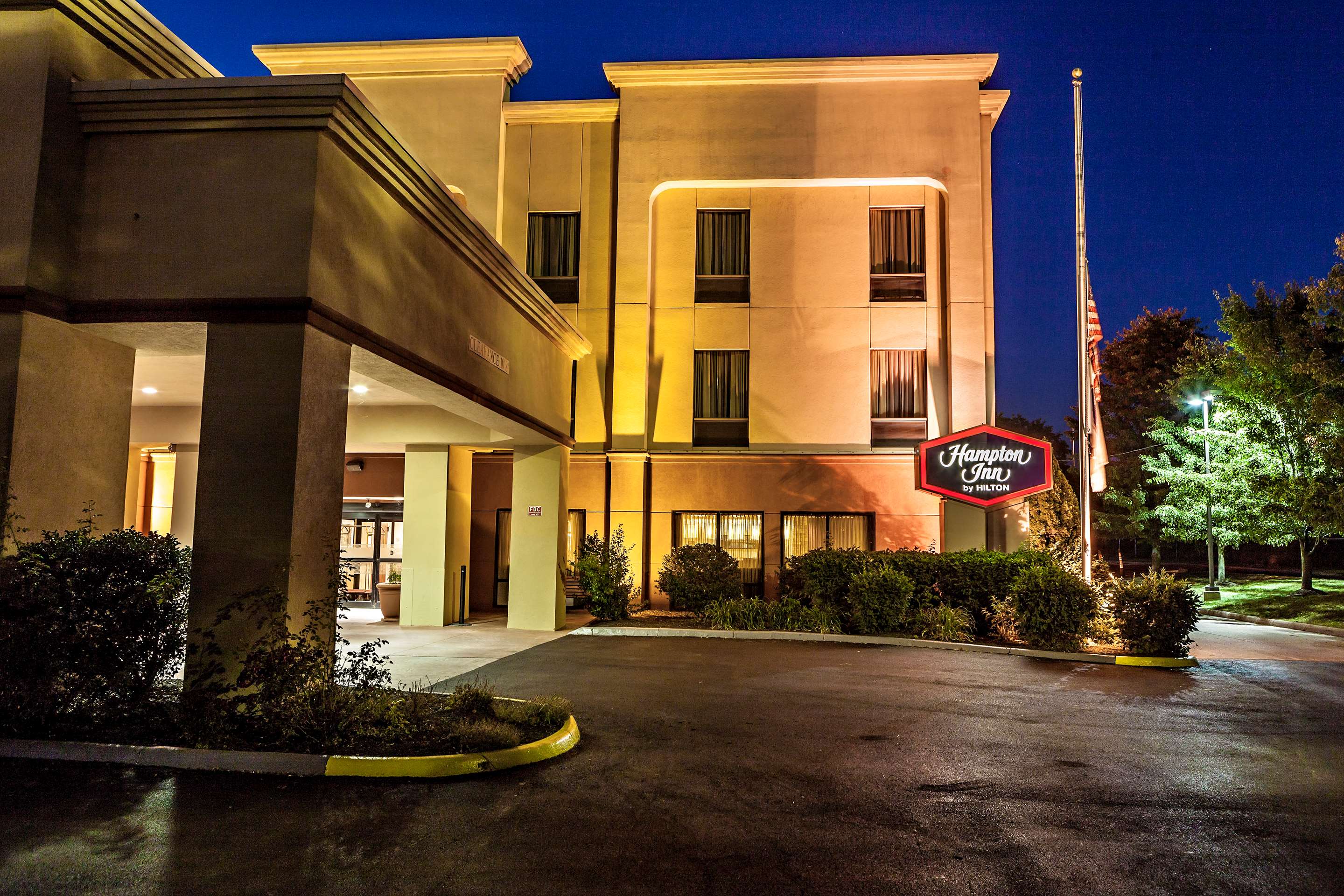 Exterior | Hampton Inn Columbus I-70E/Hamilton Road