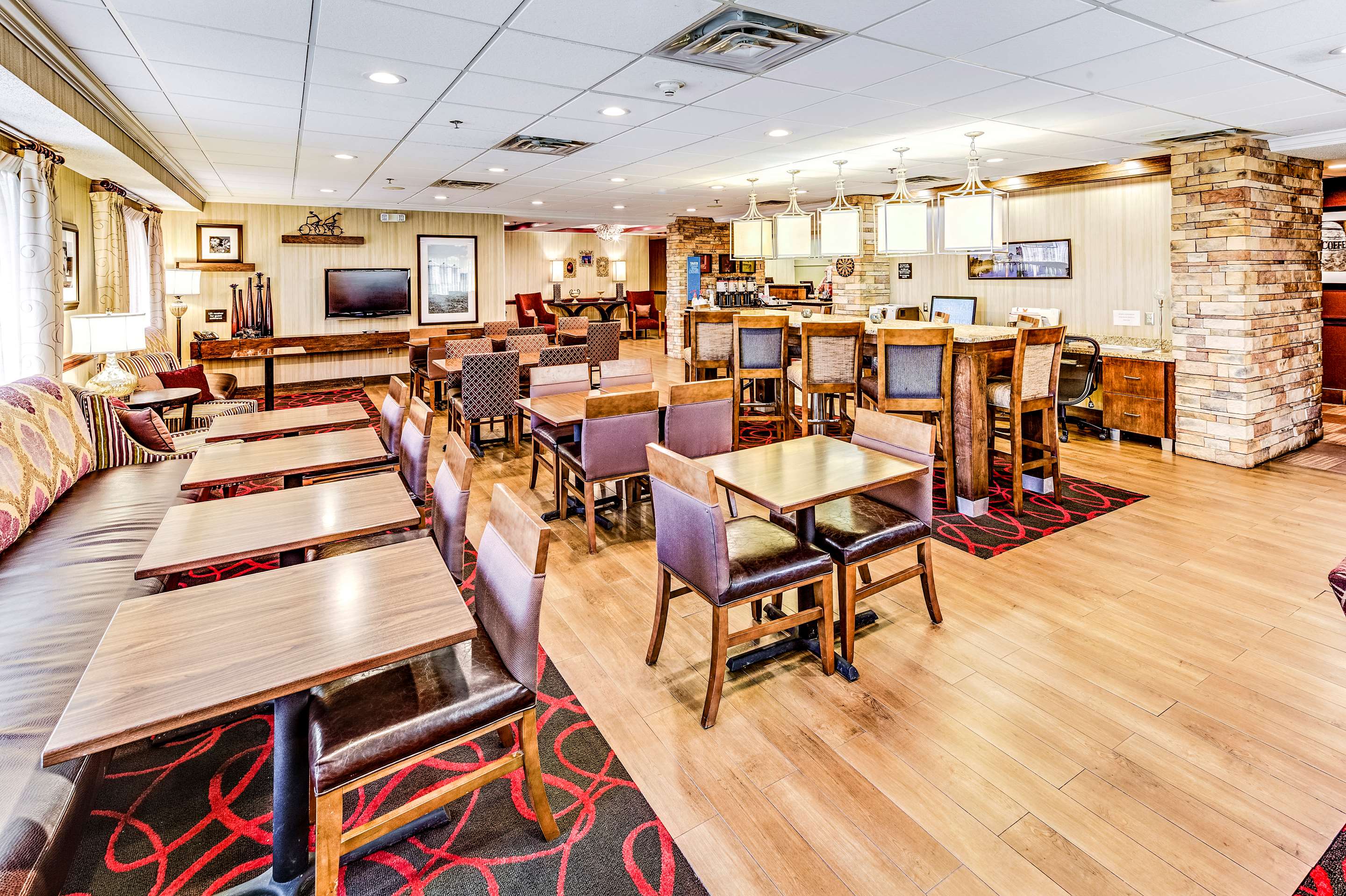 Lobby | Hampton Inn Columbus I-70E/Hamilton Road