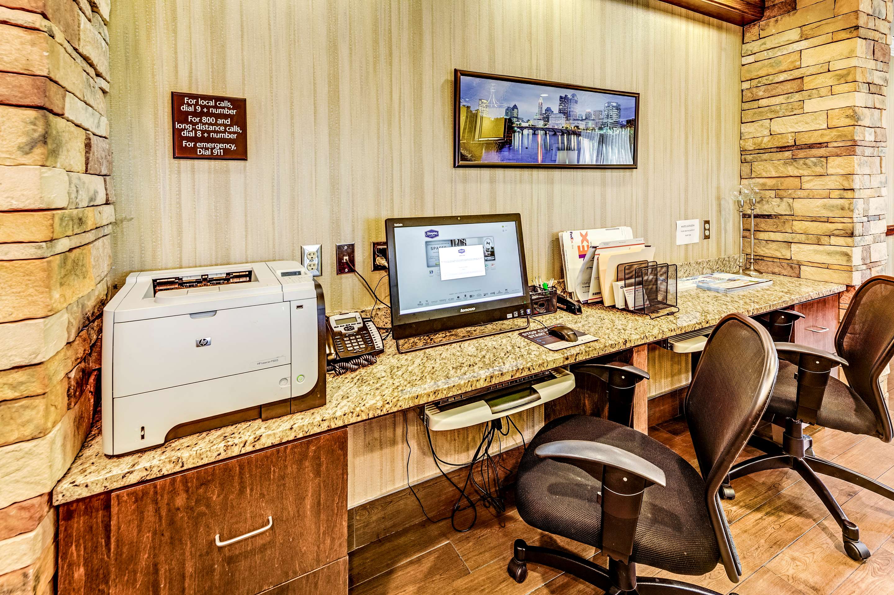 Business Center | Hampton Inn Columbus I-70E/Hamilton Road