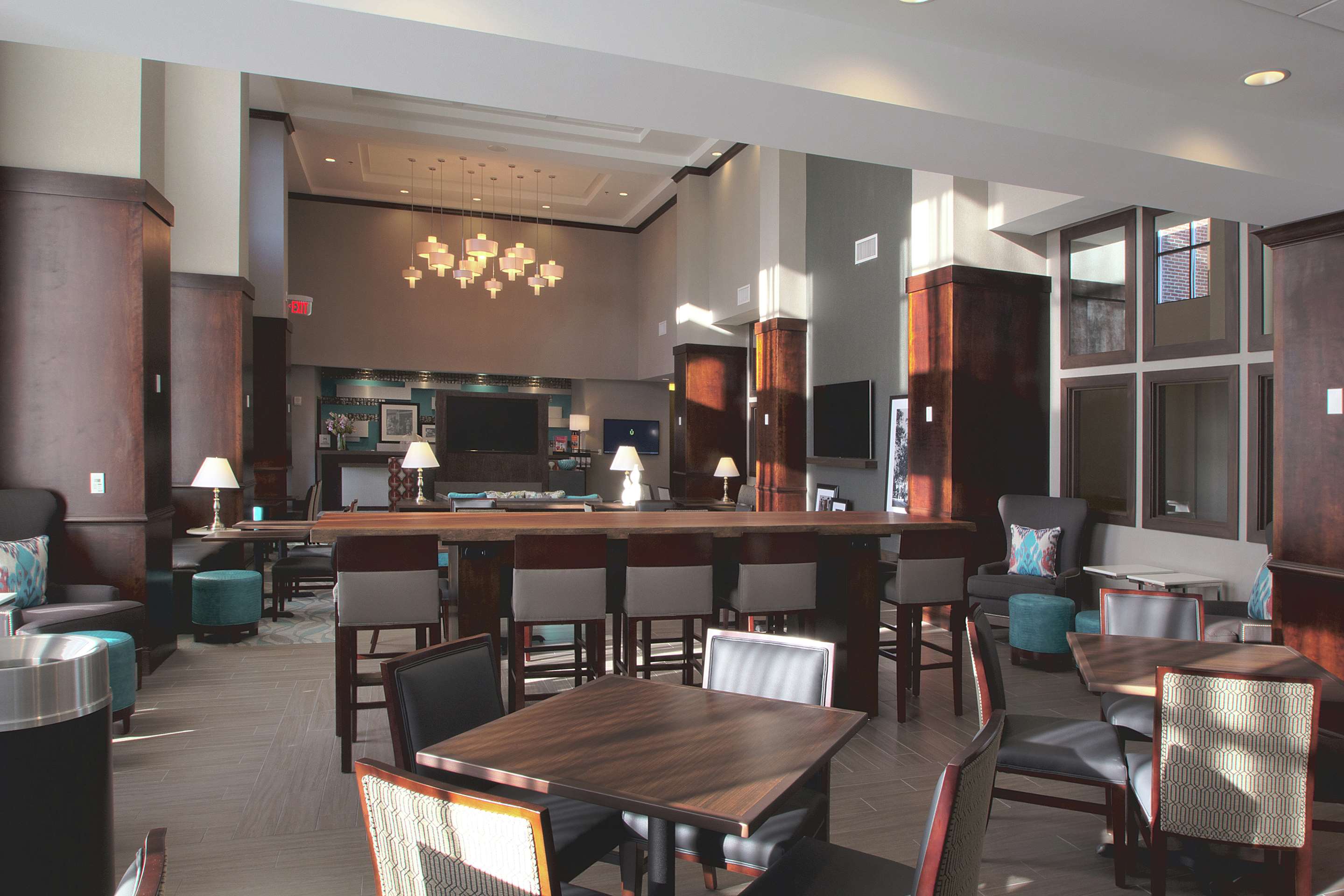 Lobby | Hampton Inn & Suites Columbus/University Area