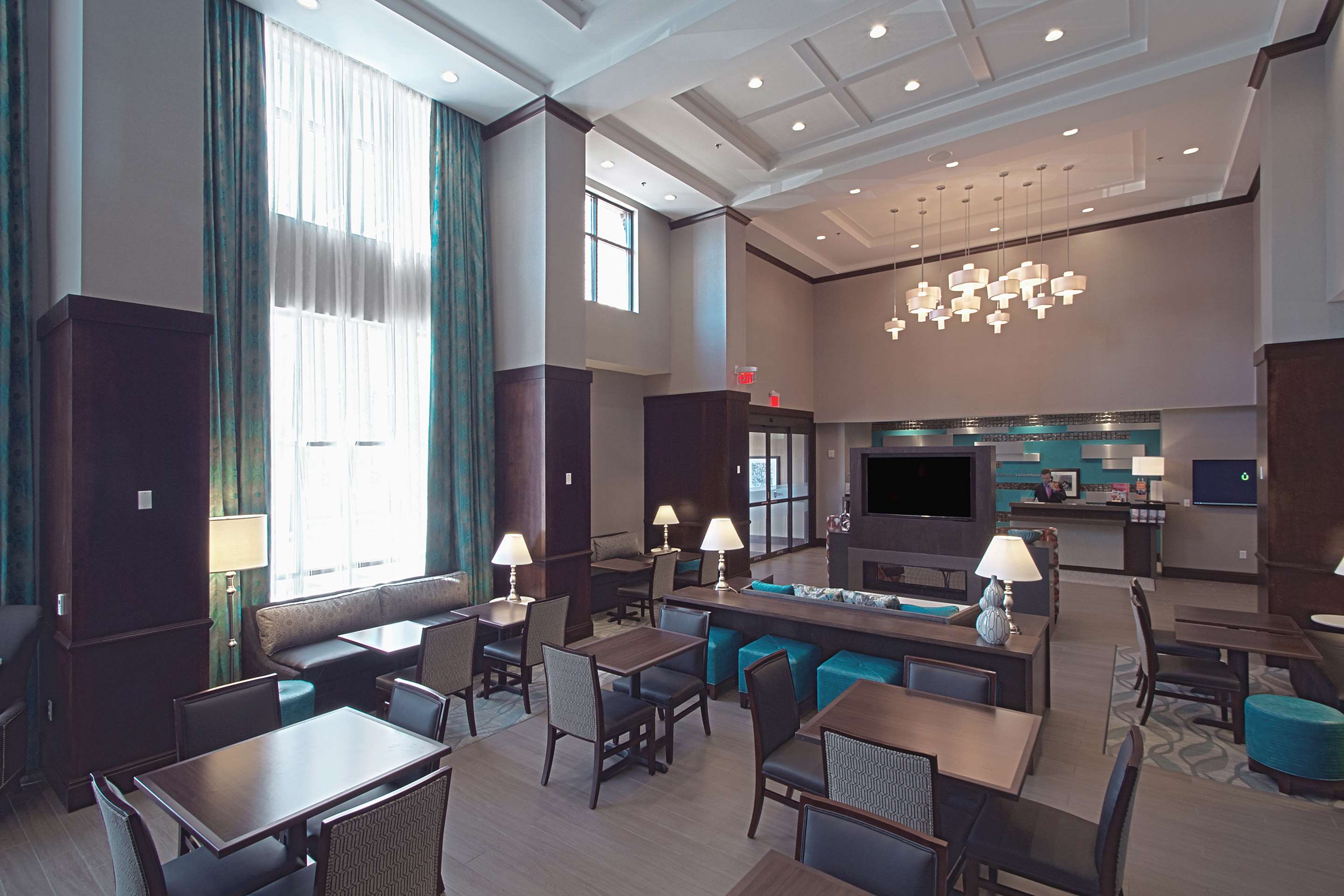 Reception | Hampton Inn & Suites Columbus/University Area