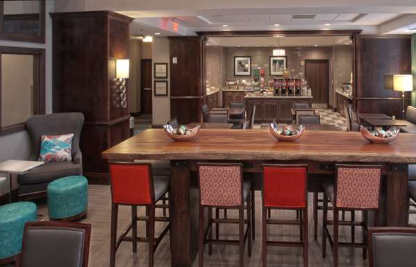 Restaurant - Hampton Inn & Suites University Area Columbus