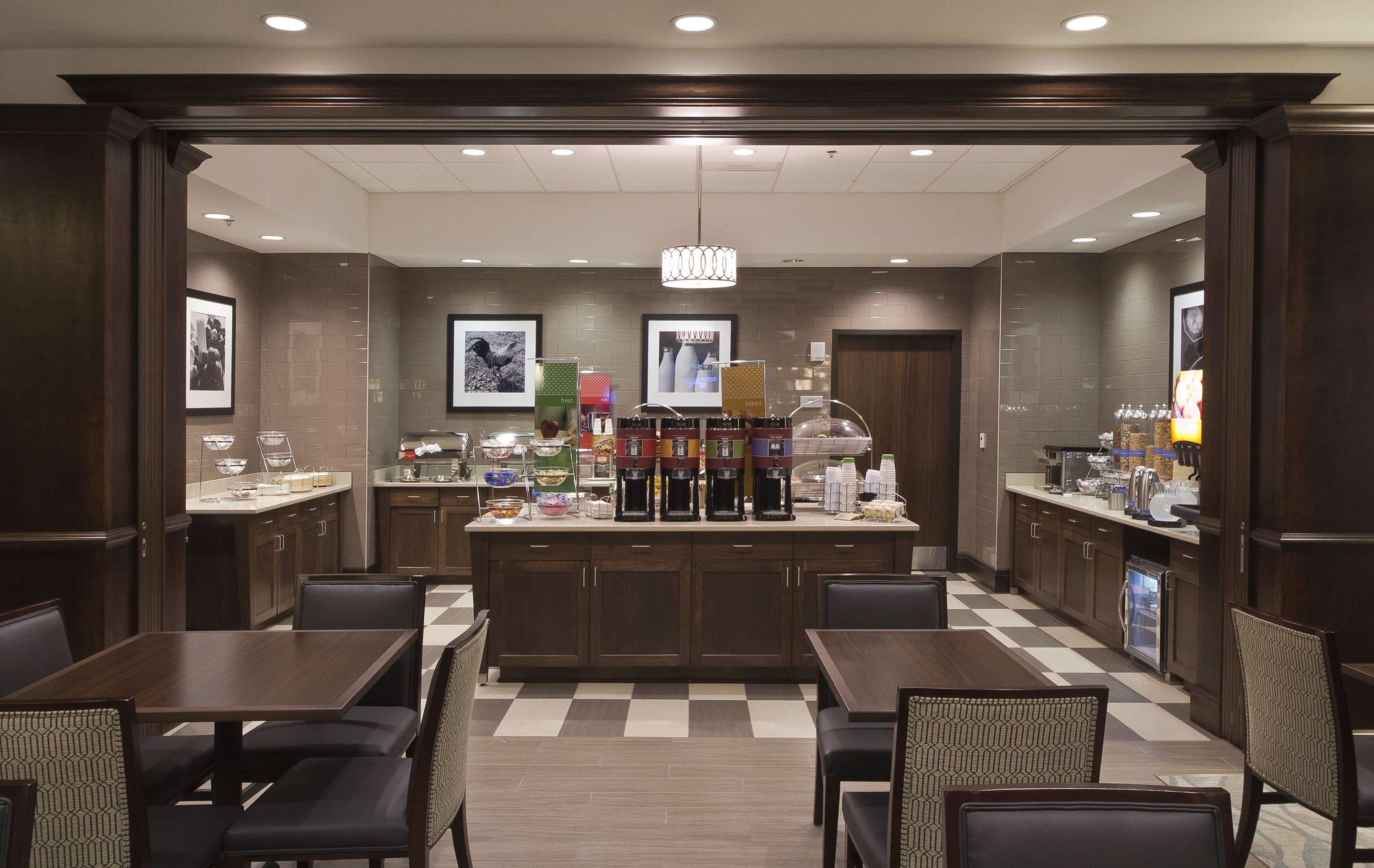 Restaurant | Hampton Inn & Suites Columbus/University Area