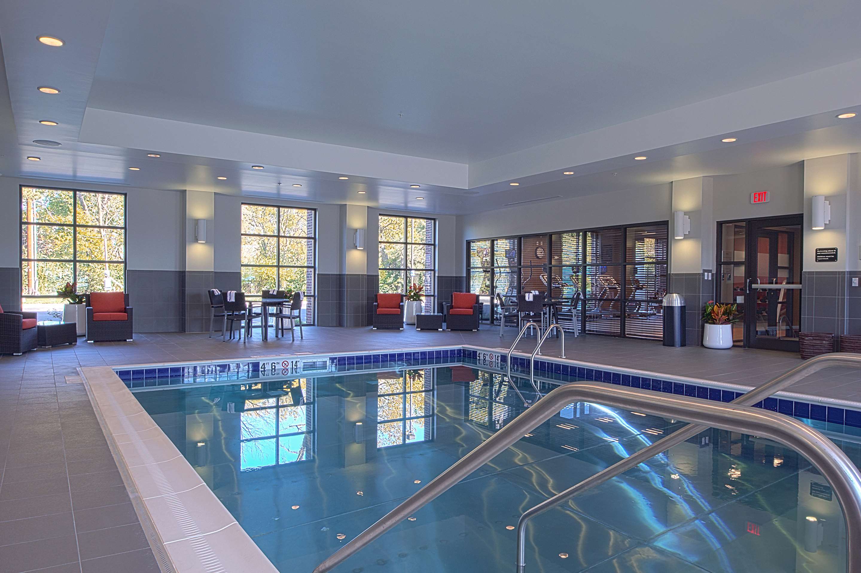 Pool | Hampton Inn & Suites Columbus/University Area