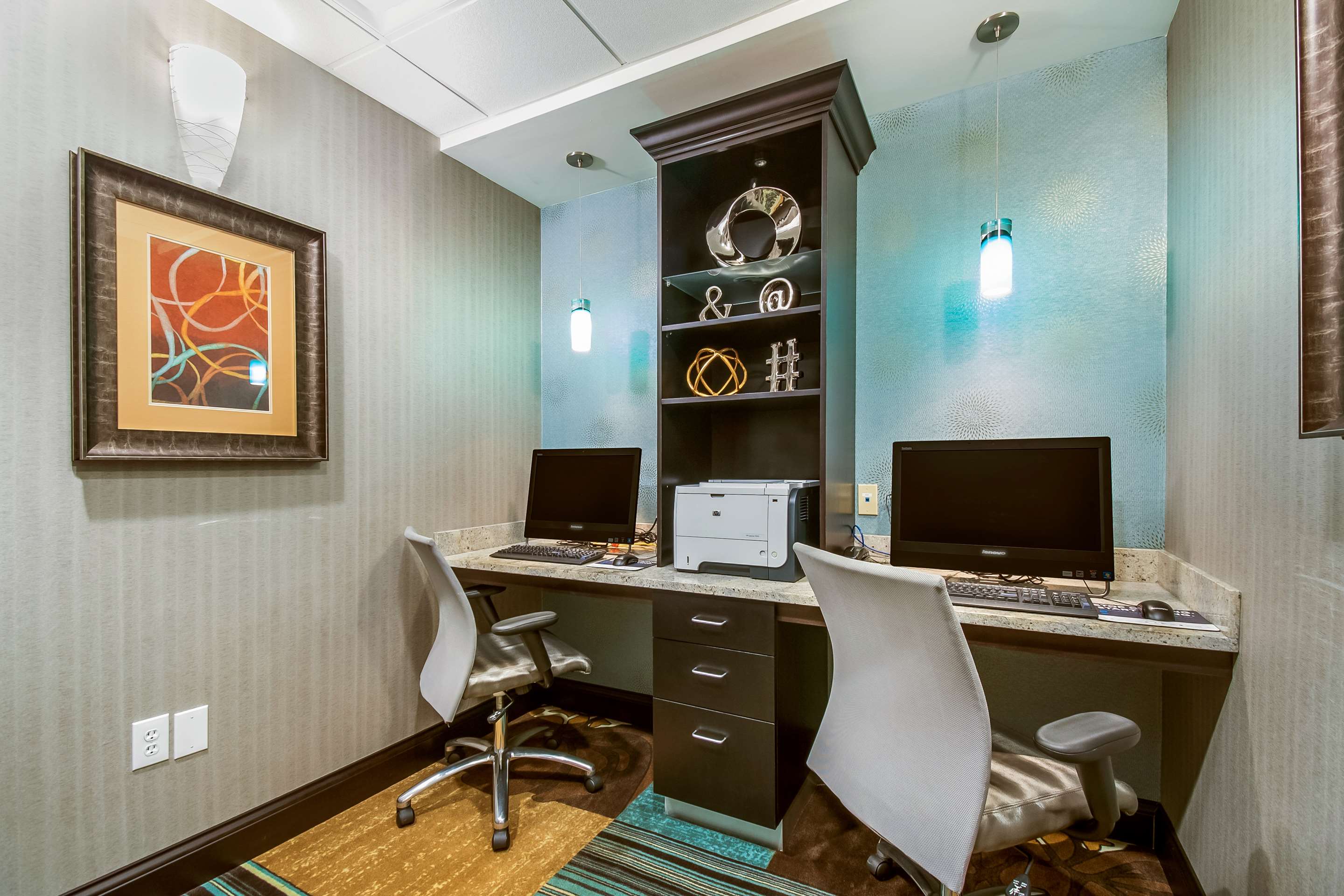Business Center | Hampton Inn West