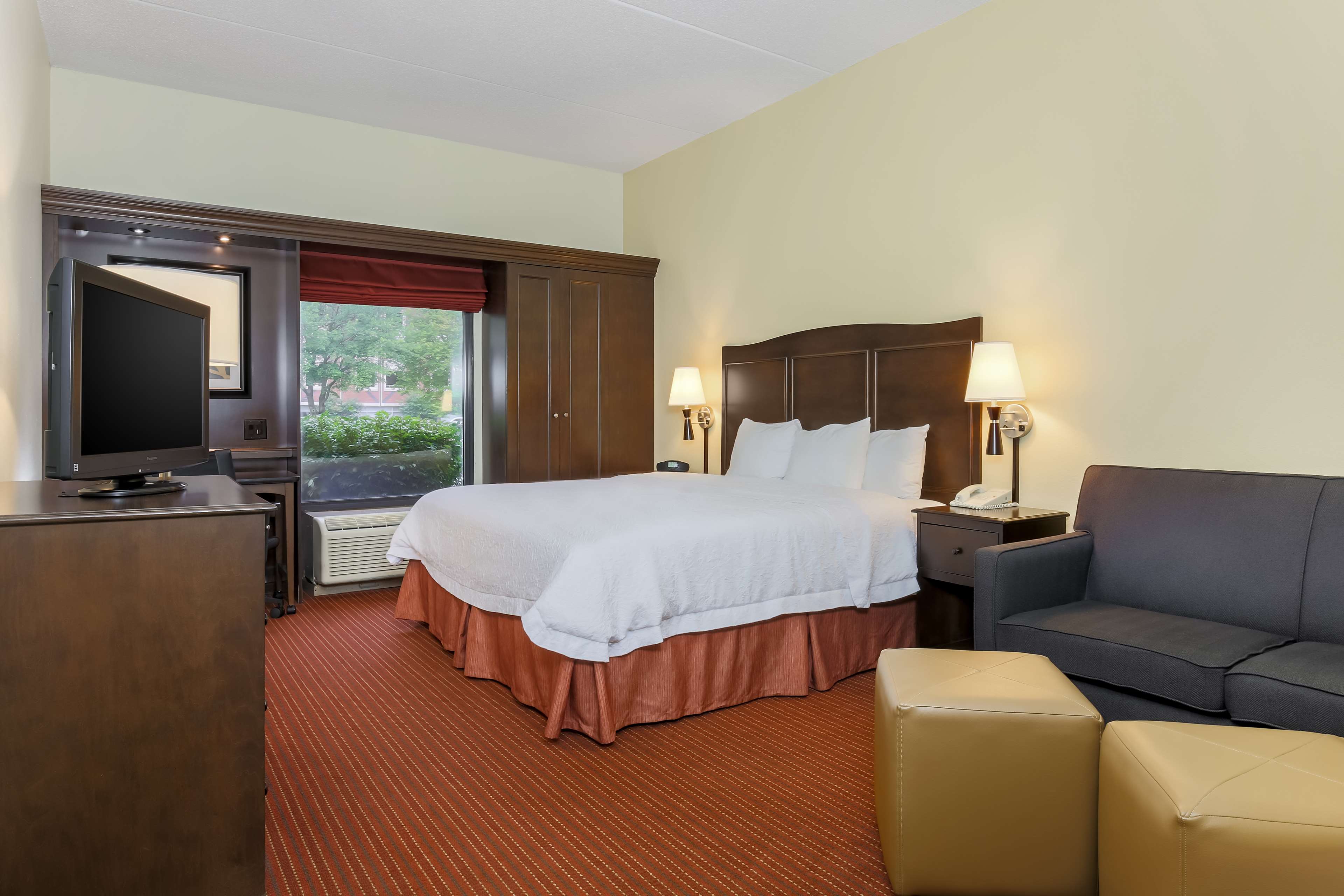 Hampton Inn by Hilton Champaign/Urbana Room Type - 1 KING W MINI FRIDGE MICRO