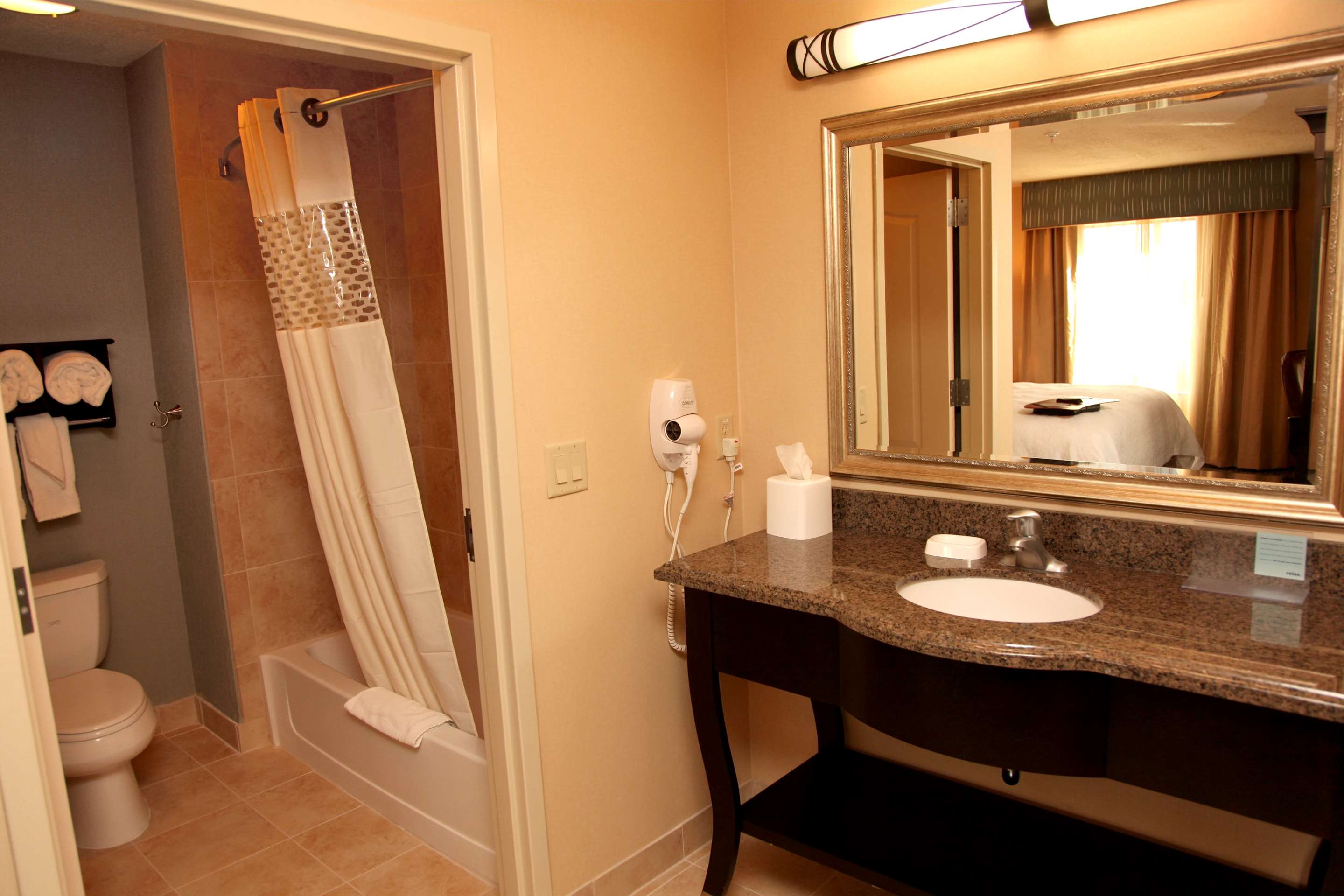 Guest room bath