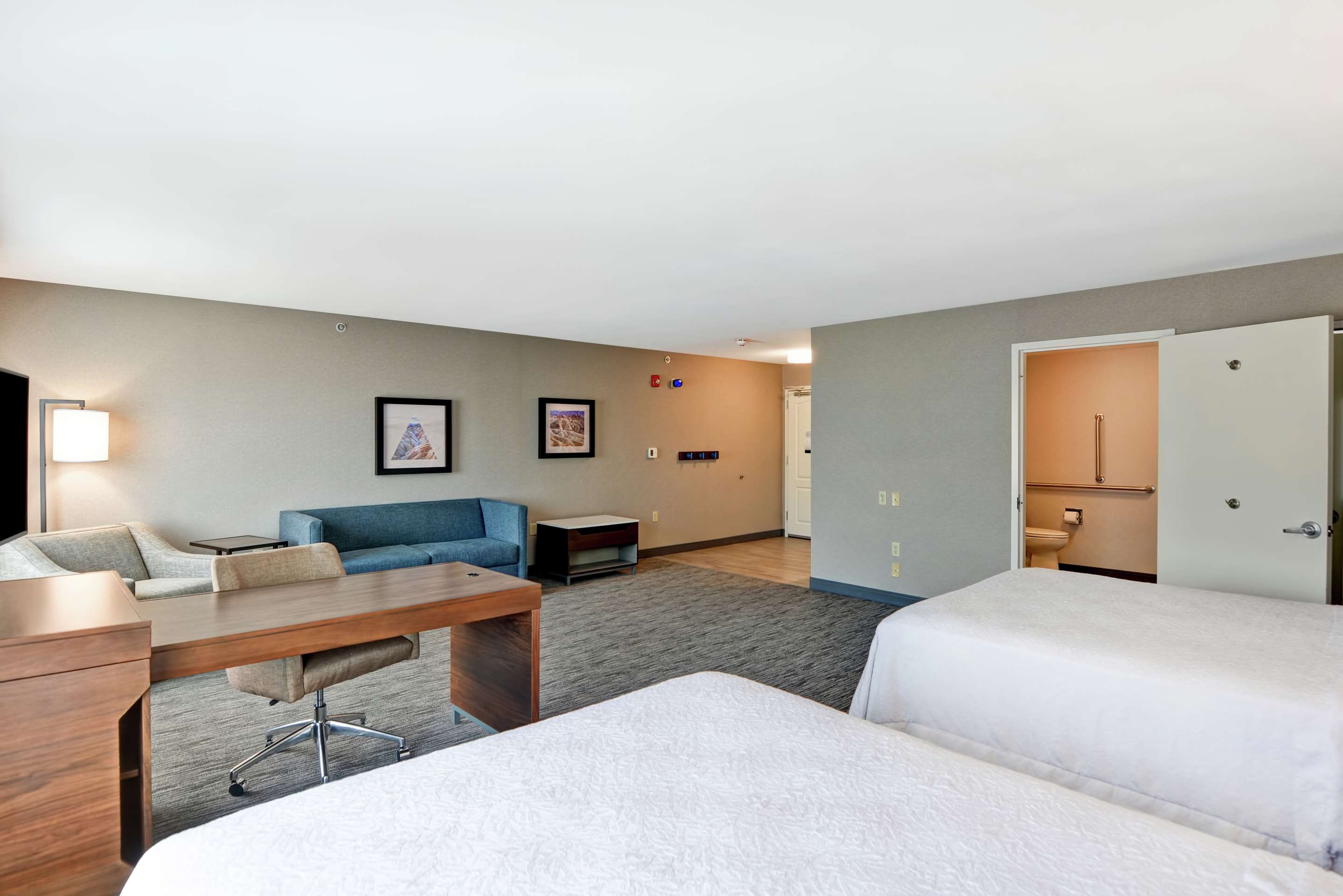 Guest room
