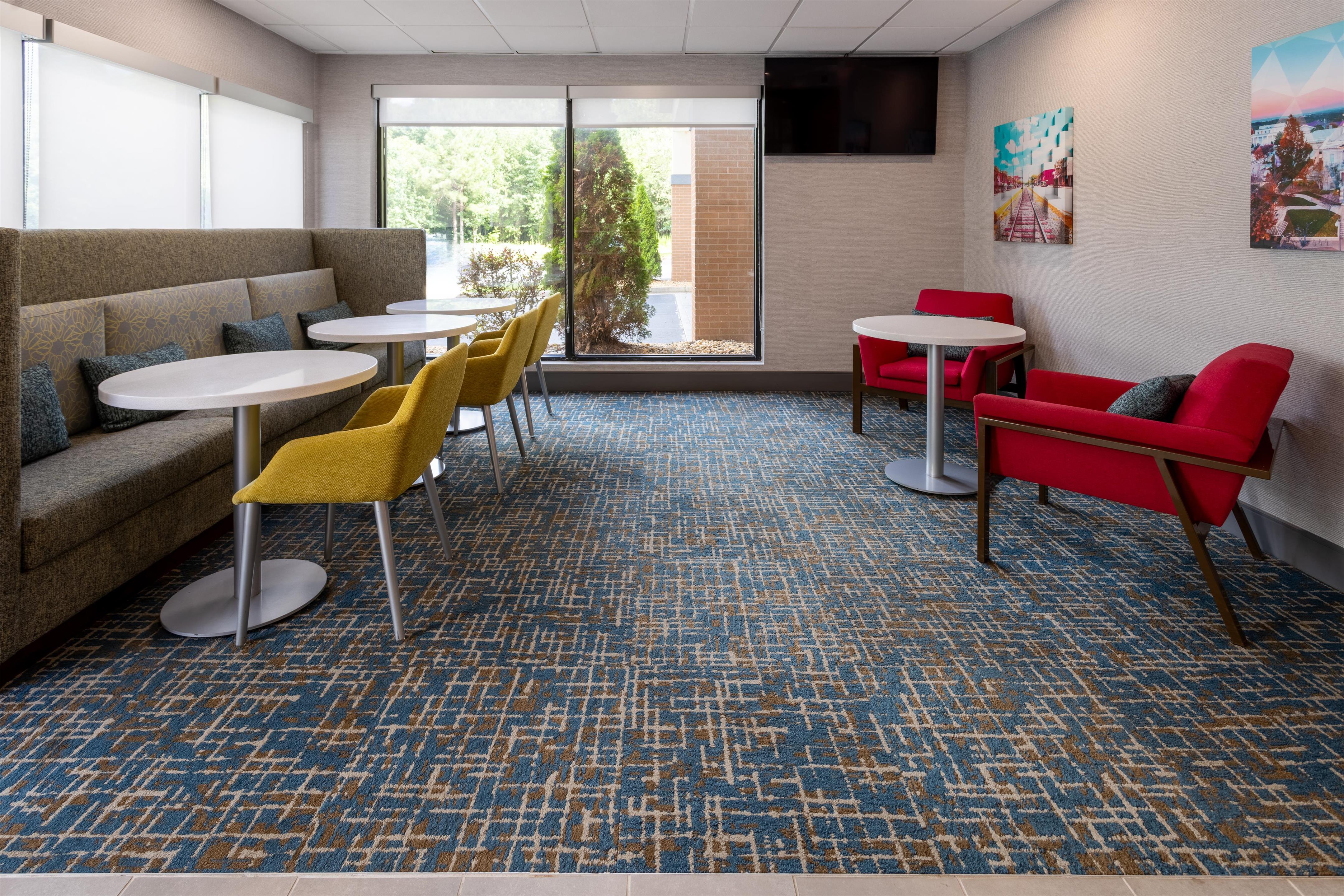 Lobby | Hampton Inn Commerce