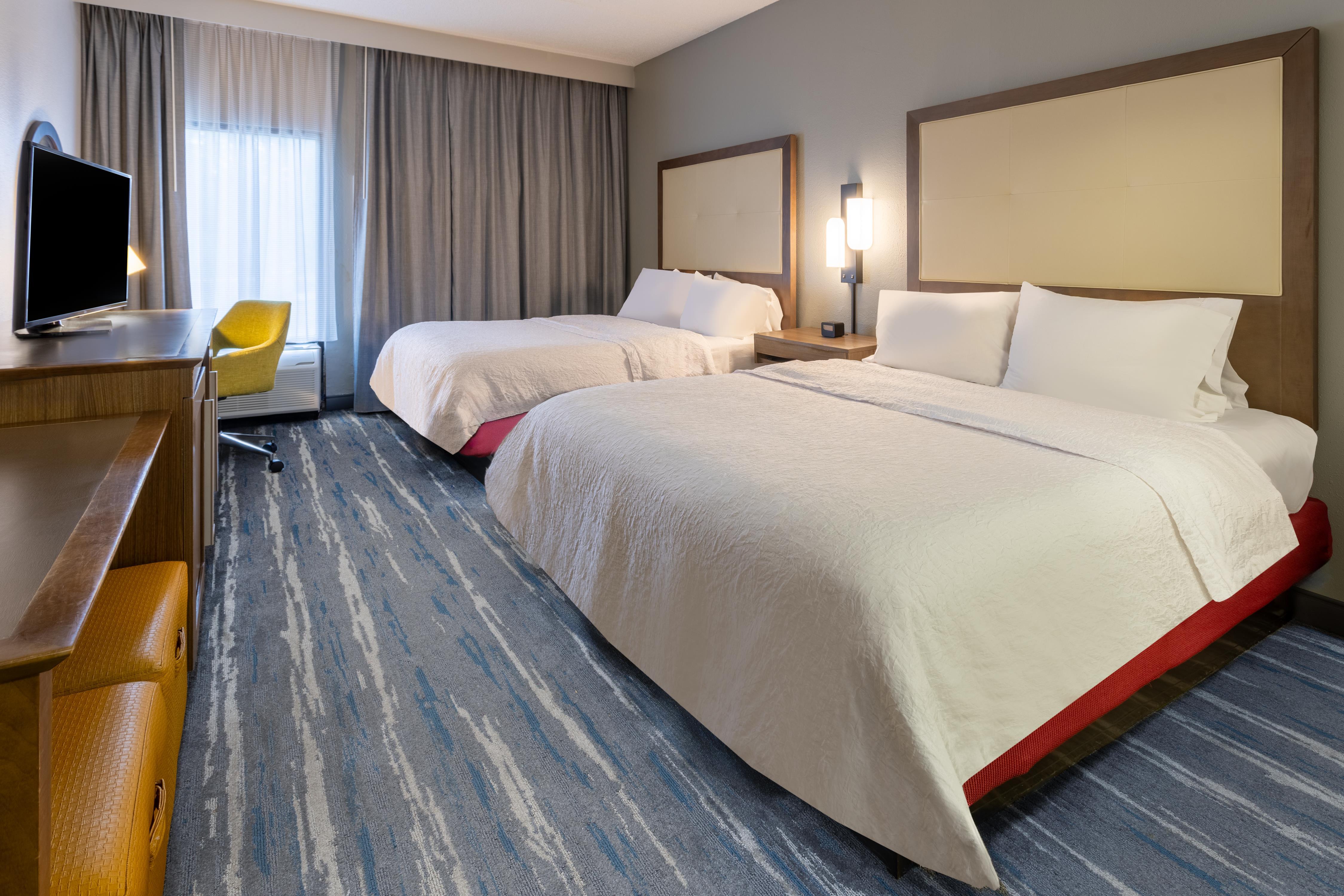Hampton Inn by Hilton Commerce Room Type - 2Q SHWR MICROWV FRIDGE NS