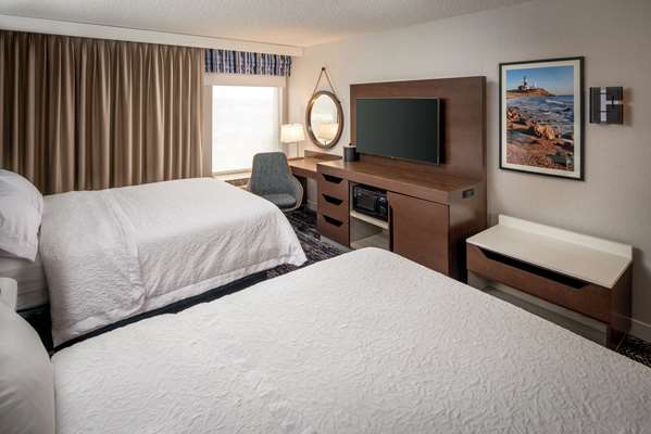 - Hampton Inn Commack - I-495, Exits 52 & 53