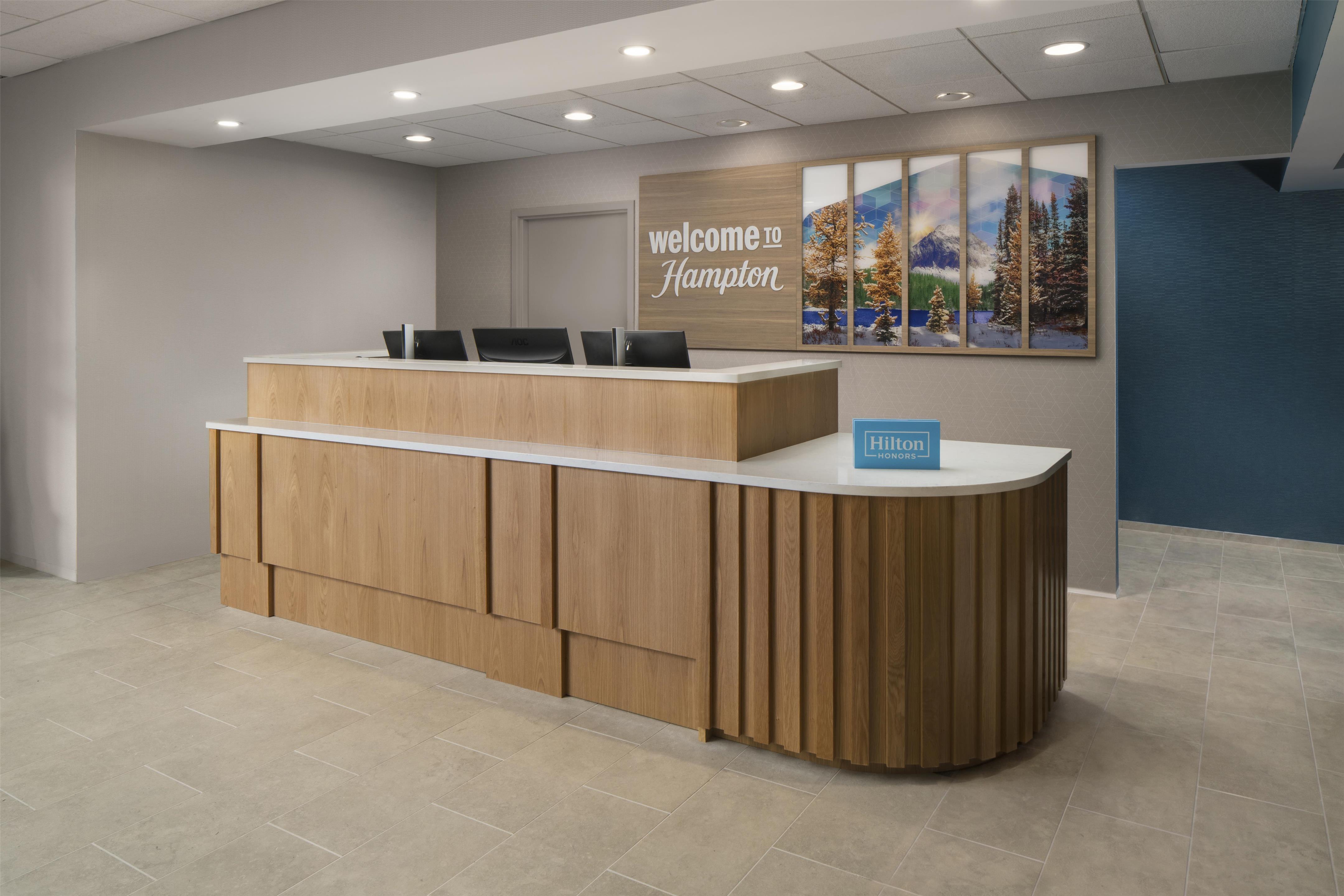 Reception | Hampton Inn & Suites Tilton