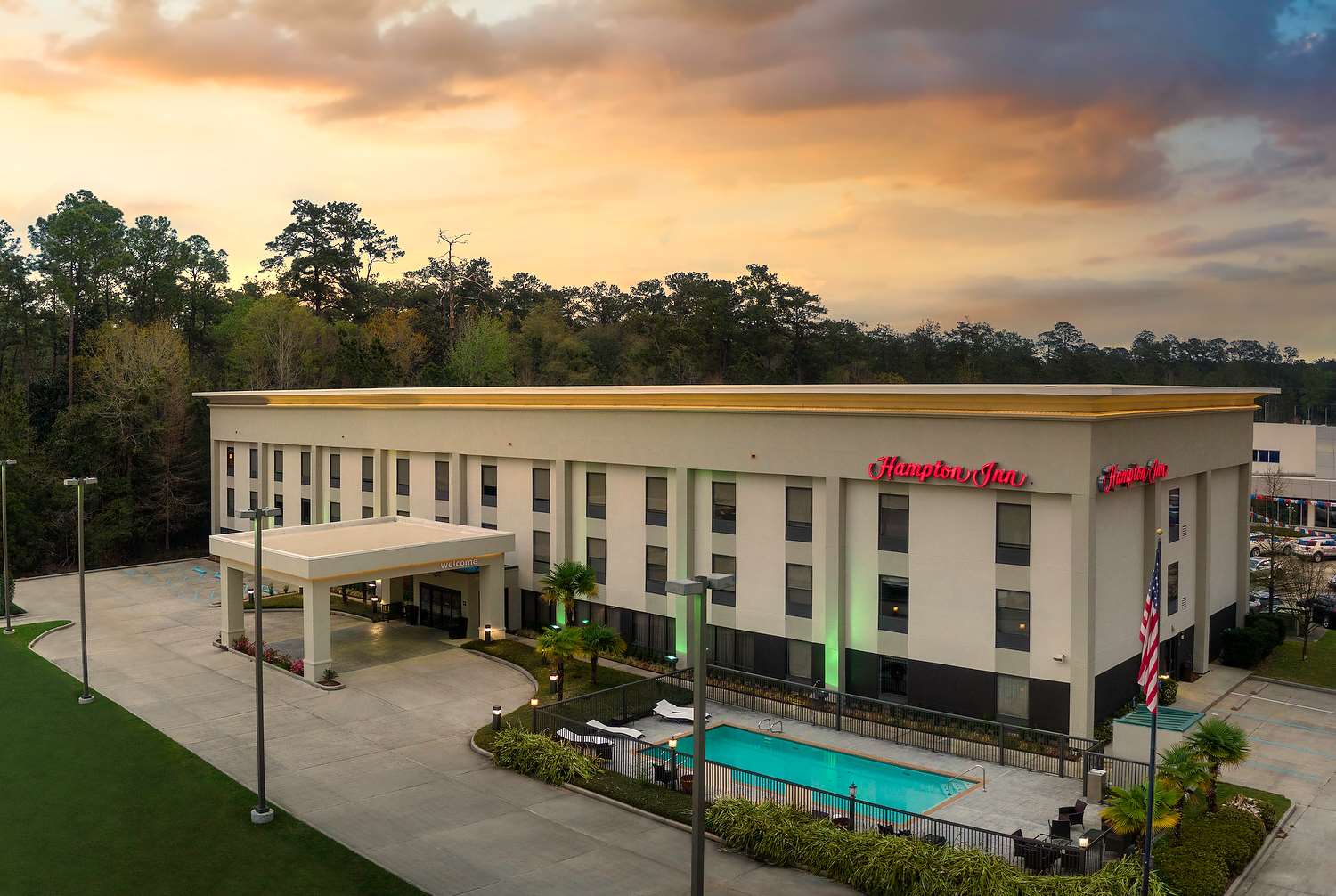 Exterior | Hampton Inn Covington
