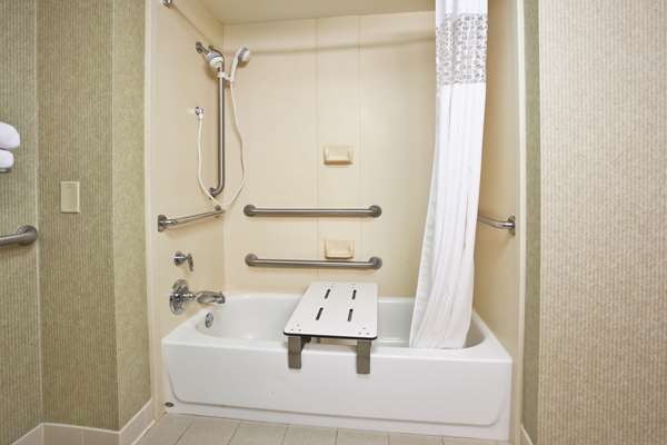  - Hampton Inn Clifton Park - I-87, Exit 9