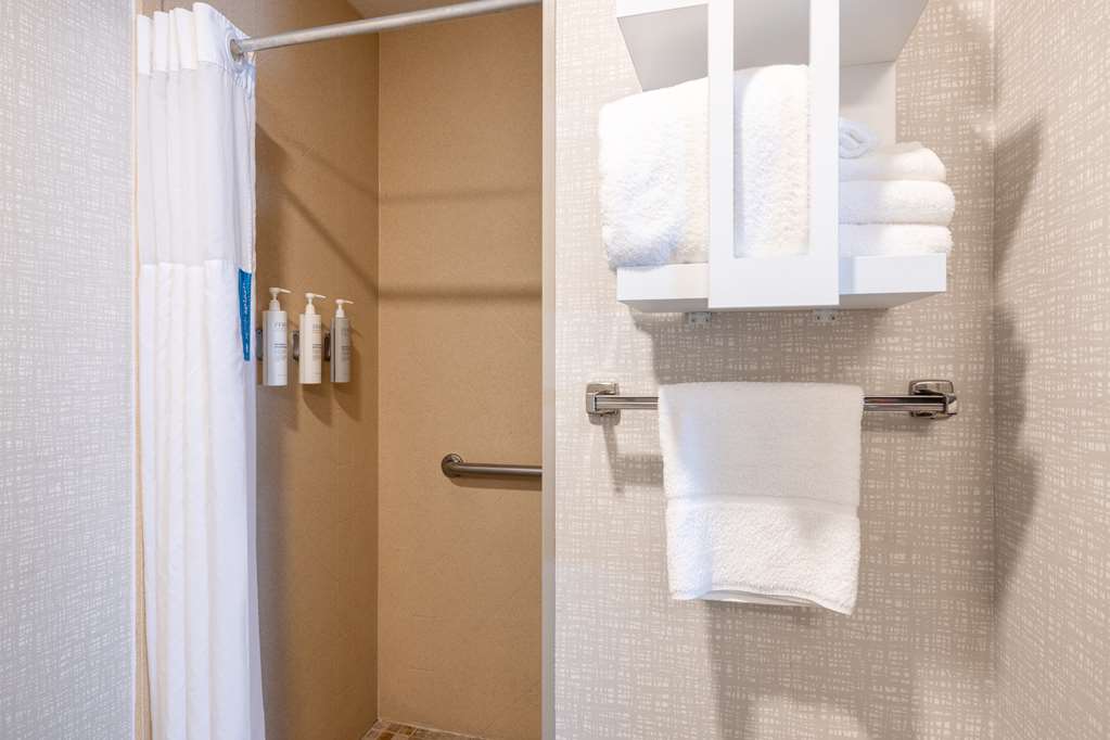 Hampton Inn & Suites by Hilton Casper Room Type - 1KN MOB HEA ACC RIS STU NS