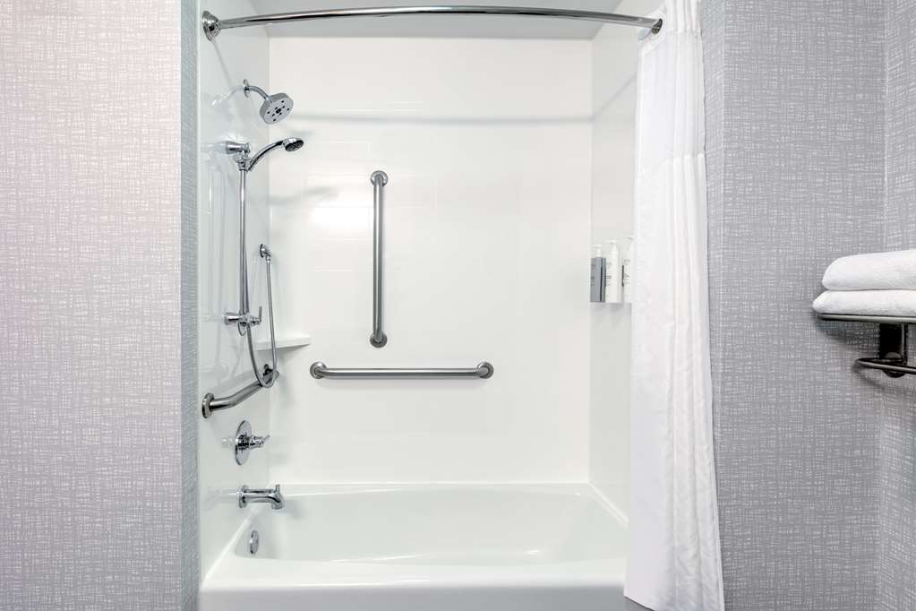 Hampton Inn Kingsville, TX-guestroom-Guest Room,Bathroom,On-Site.jpg