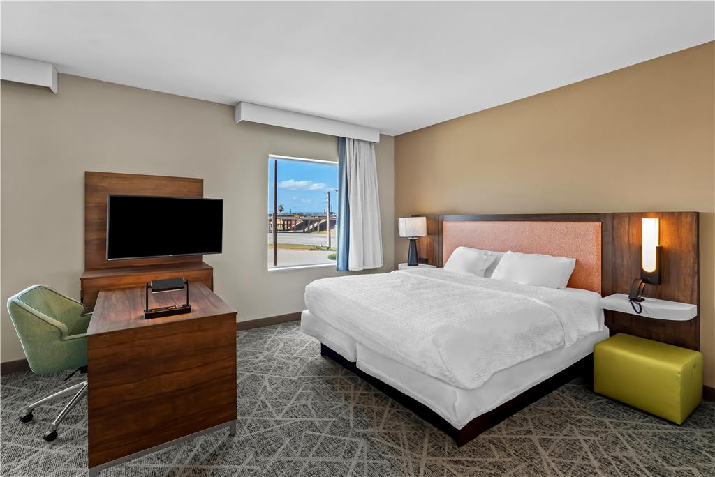 Hampton Inn &amp; Suites Corpus Christi I-37 - Na-guestroom-Guest Room,On-Site.jpg