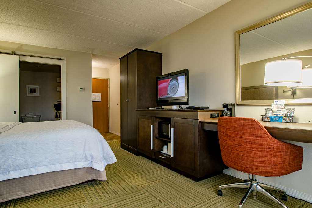 Hampton Inn Caryville Room Type - 1 KNG HEAR ACC NOSMOK