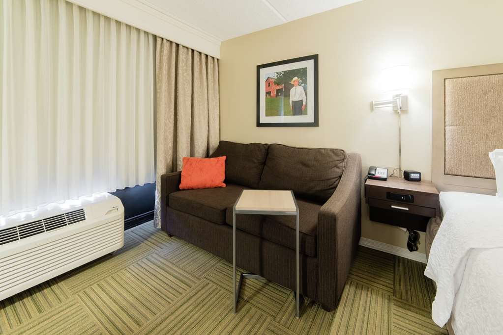 Hampton Inn Caryville Room Type - 1KN HEAR ACC SFBED LKVW NS