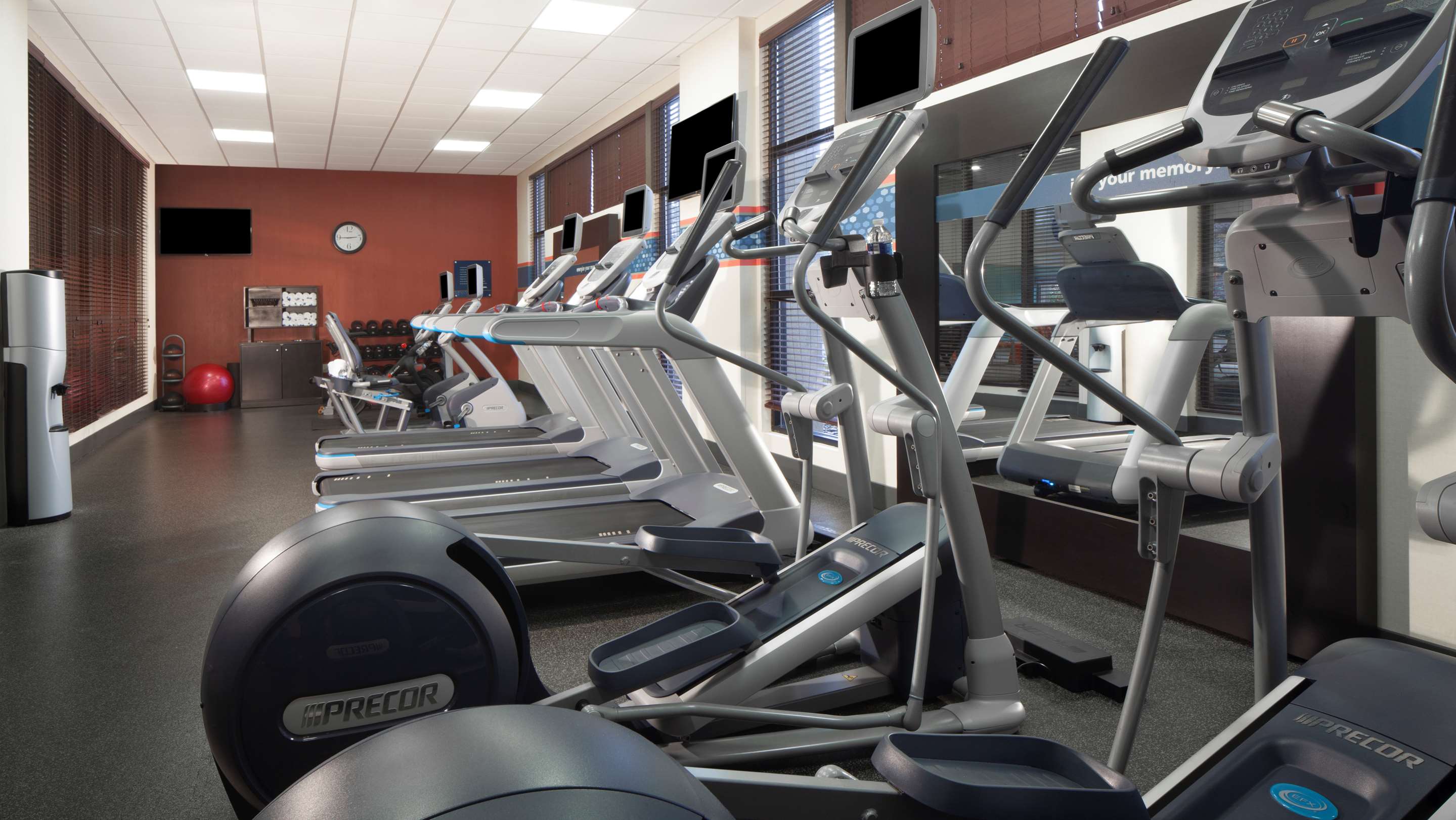 Health club fitness center gym | Hampton Inn Charleston-Southridge