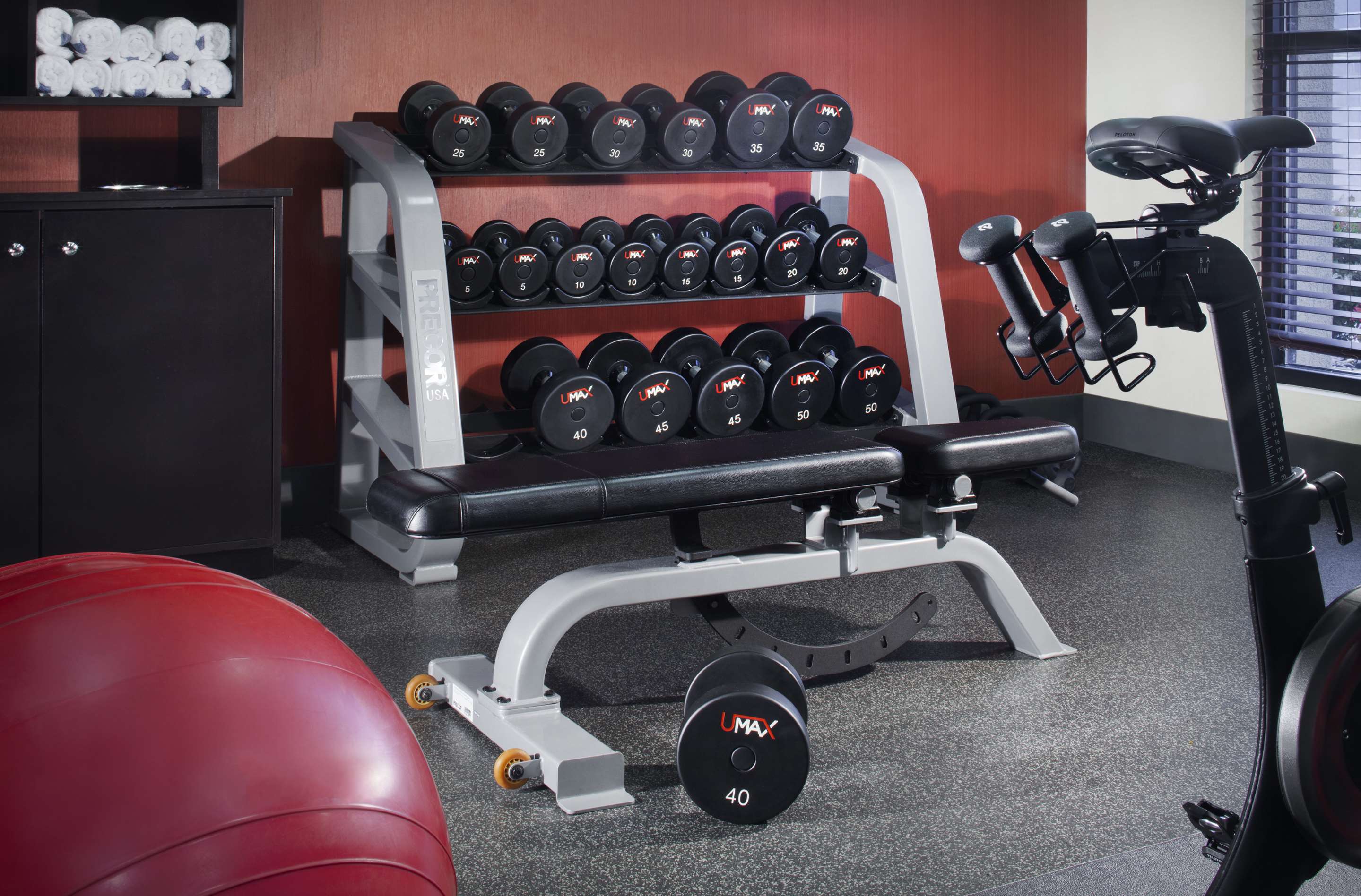 Health club fitness center gym | Hampton Inn Charleston-Southridge