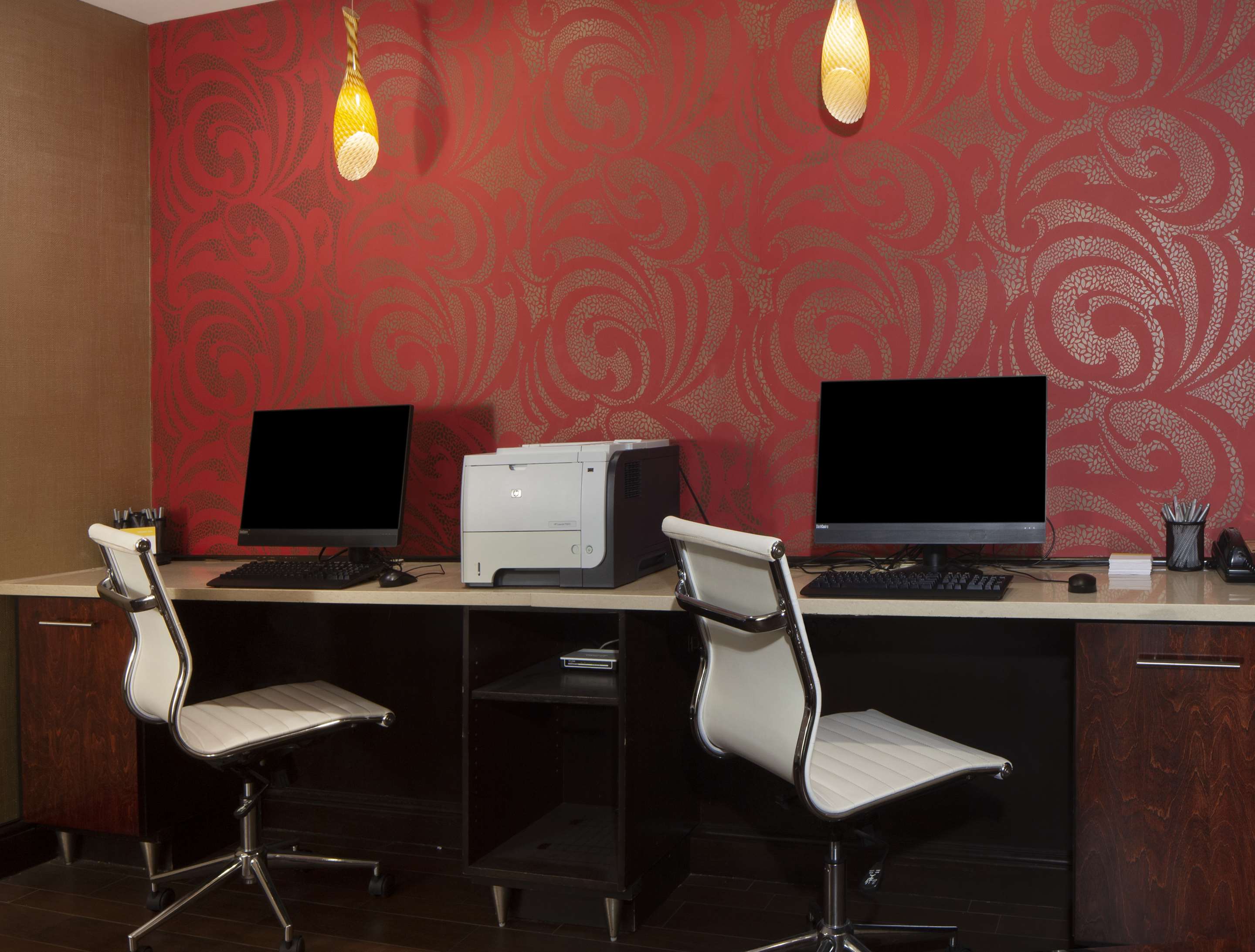 Business Center | Hampton Inn Charleston-Southridge