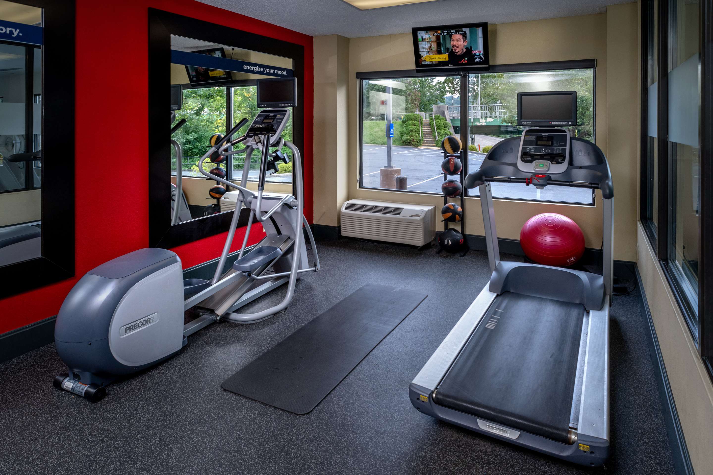 Health club fitness center gym | Hampton Inn Charleston-Downtown