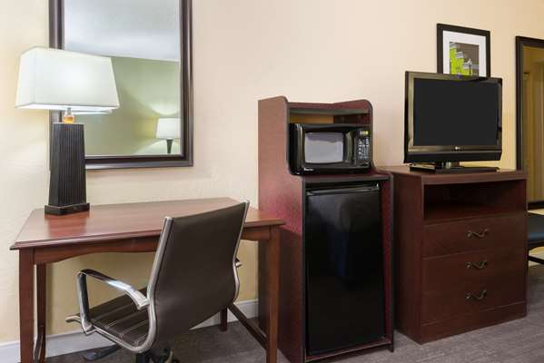  - Hampton Inn Cary