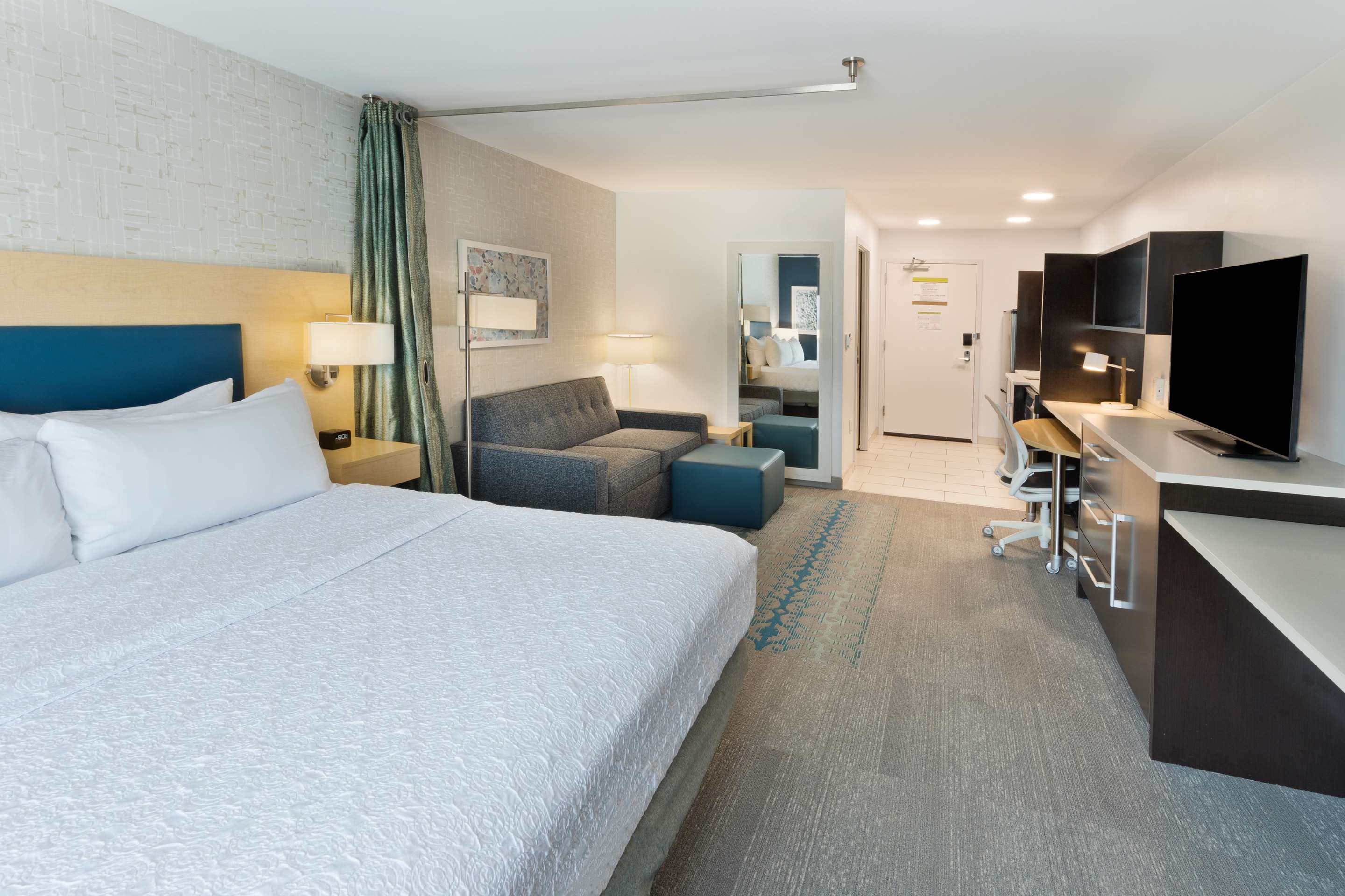Guest room