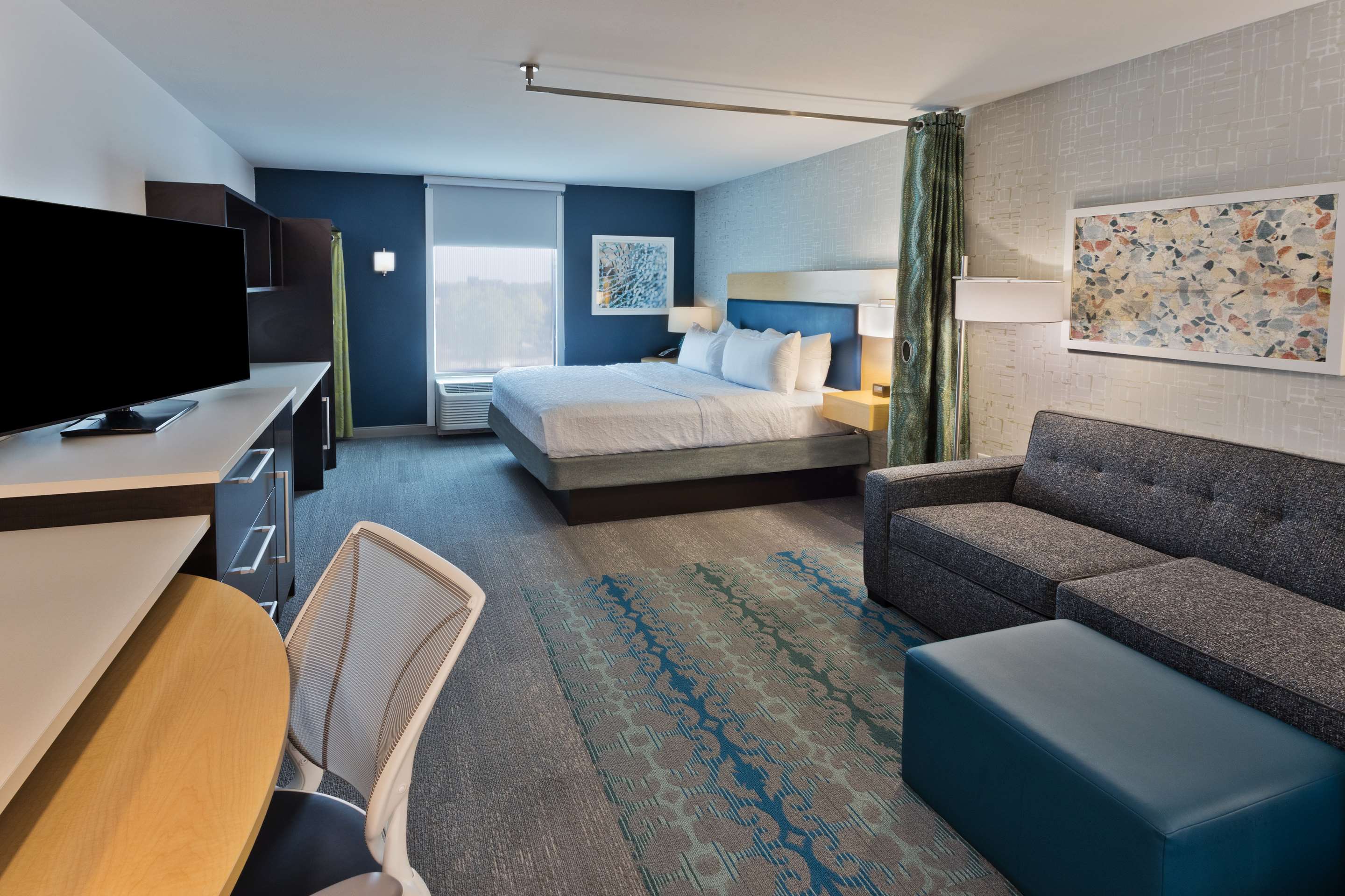 Guest room