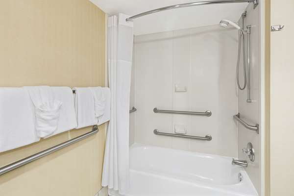  - Hampton Inn North Columbus