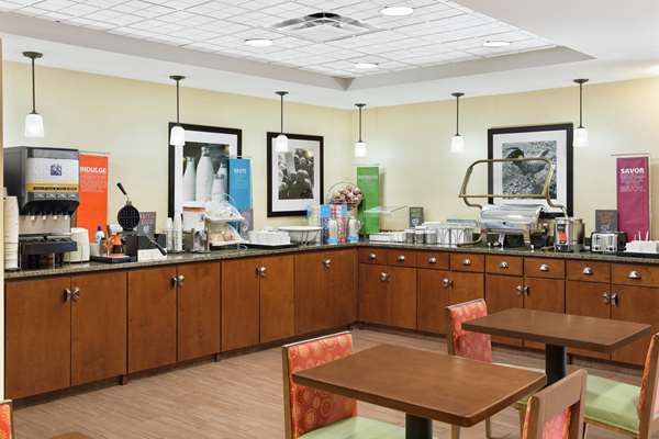 Restaurant - Hampton Inn North Columbus