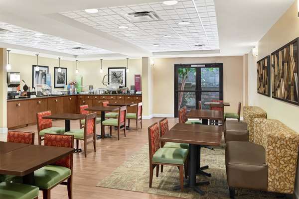 Restaurant - Hampton Inn North Columbus