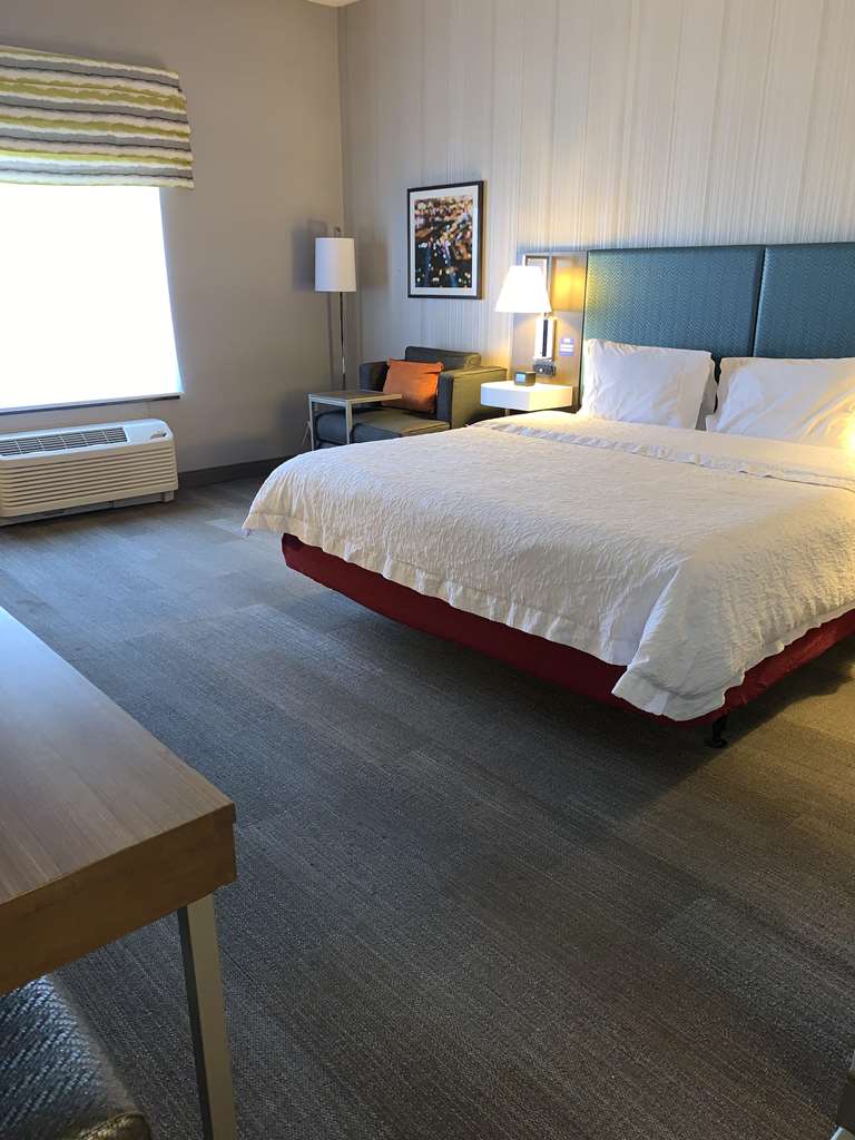 Hampton Inn & Suites by Hilton Carson City Room Type - 2 QNS ACCESSIBLE W TUB NS