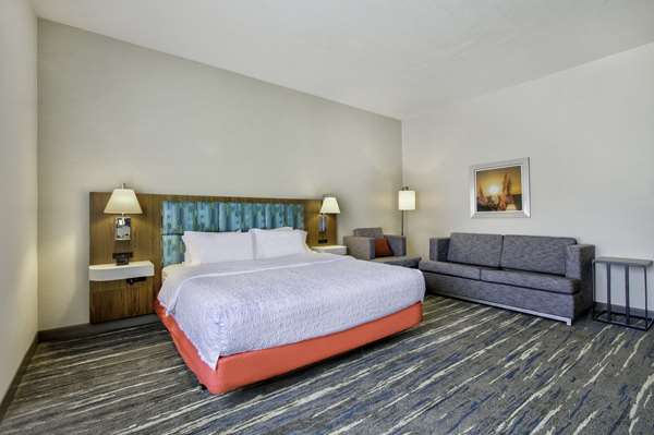  - Hampton Inn Cortland - I-81, Exit 11