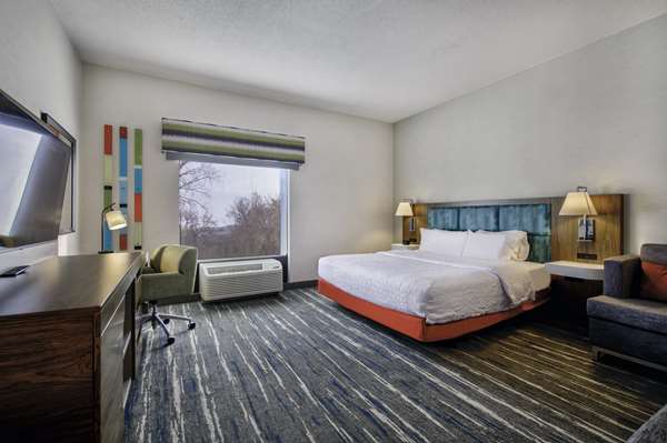  - Hampton Inn Cortland - I-81, Exit 11