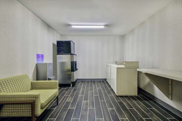  - Hampton Inn Cortland - I-81, Exit 11