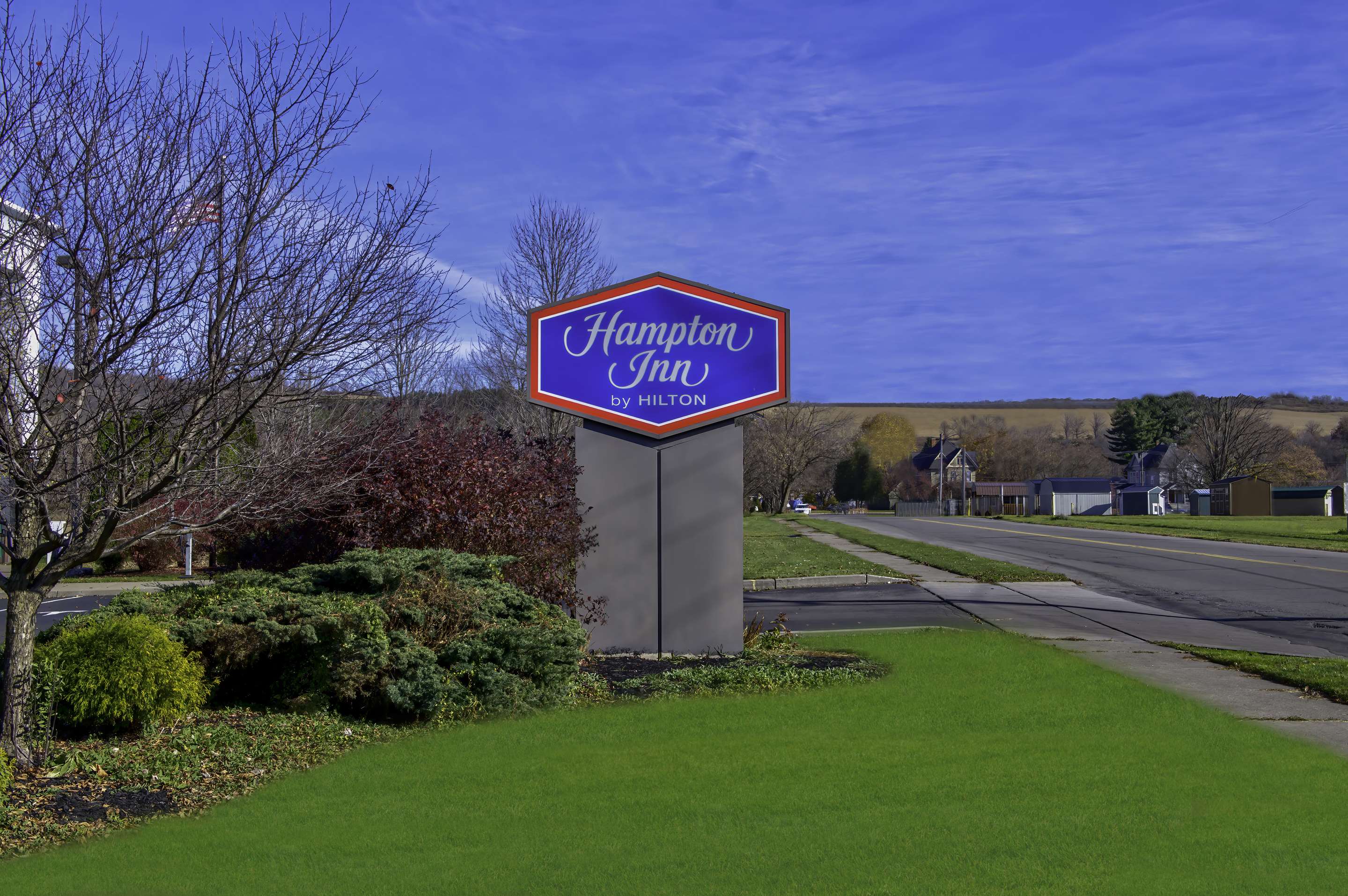Exterior | Hampton Inn Cortland