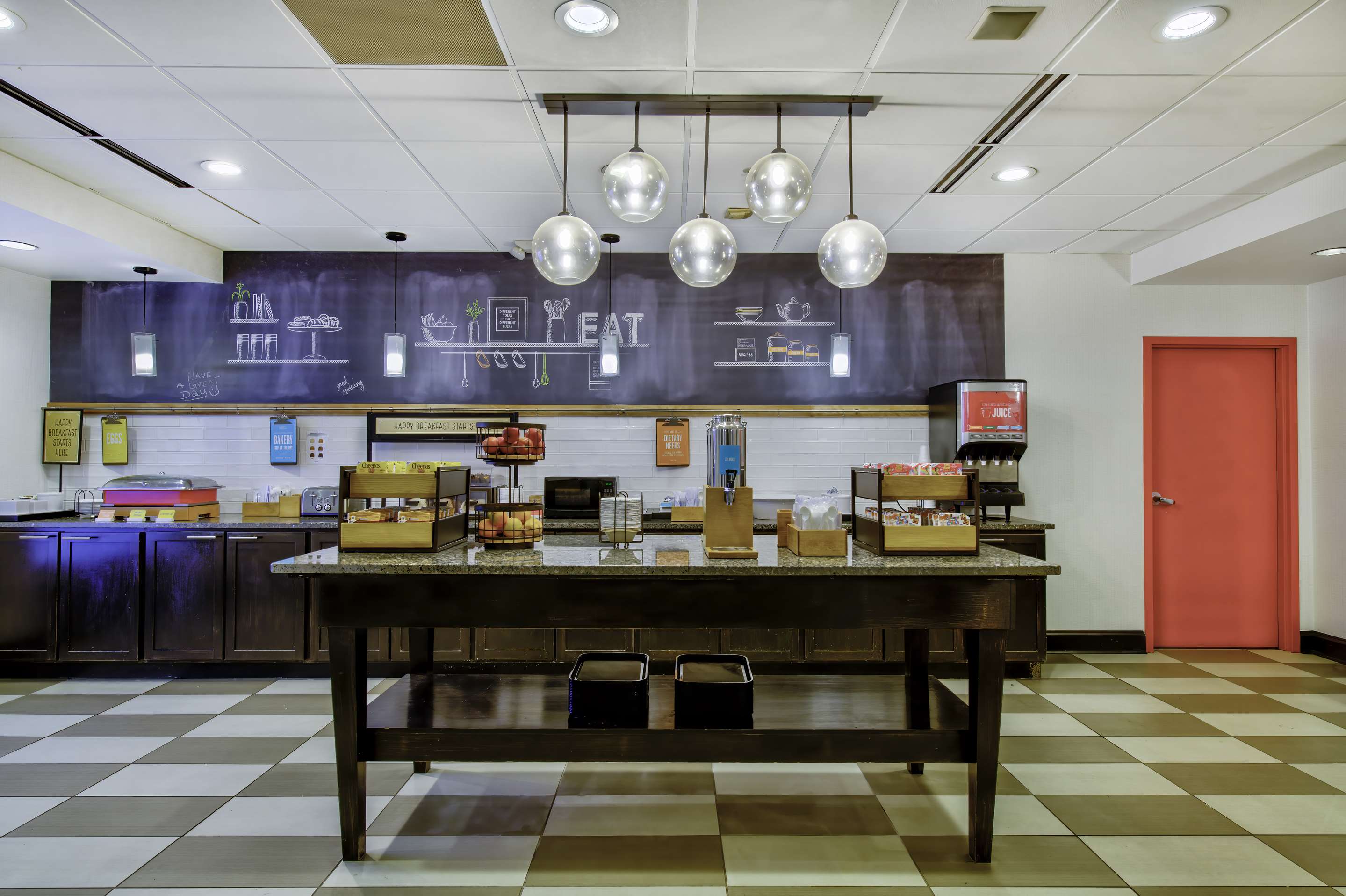 Breakfast Area | Hampton Inn Cortland