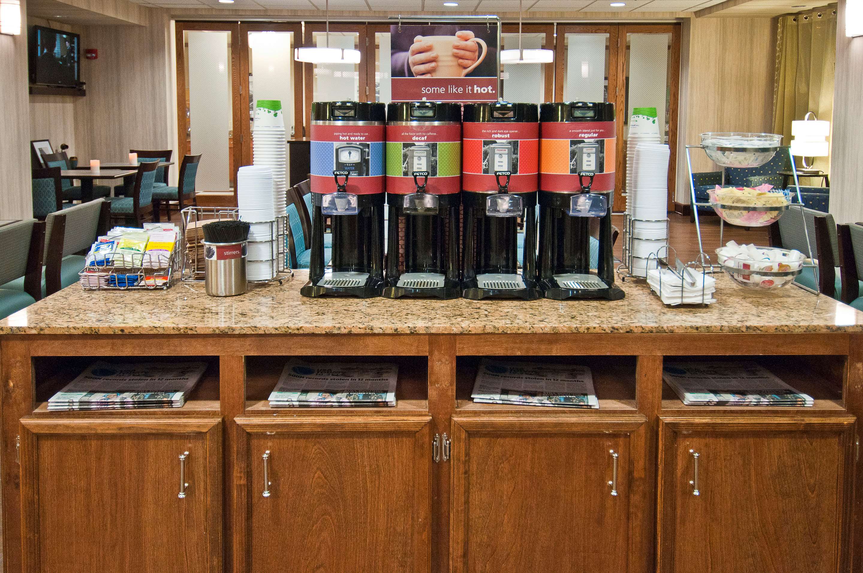 Restaurant | Hampton Inn Canton