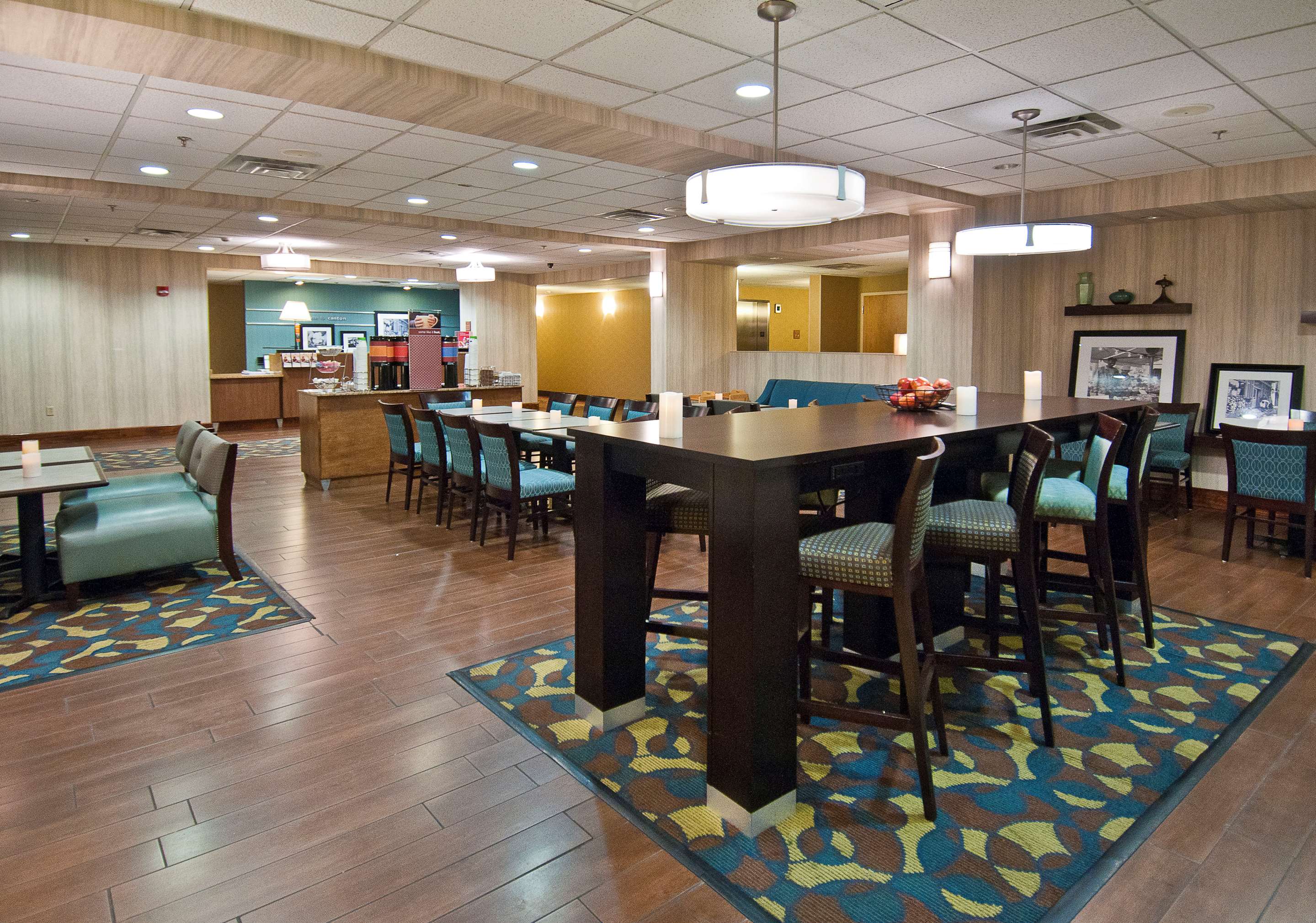 Reception | Hampton Inn Canton
