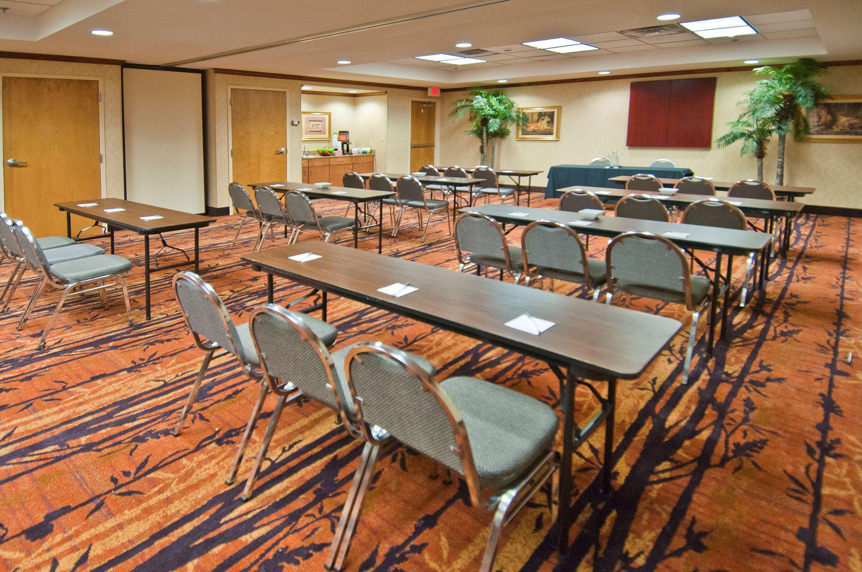Meeting Room | Hampton Inn Canton