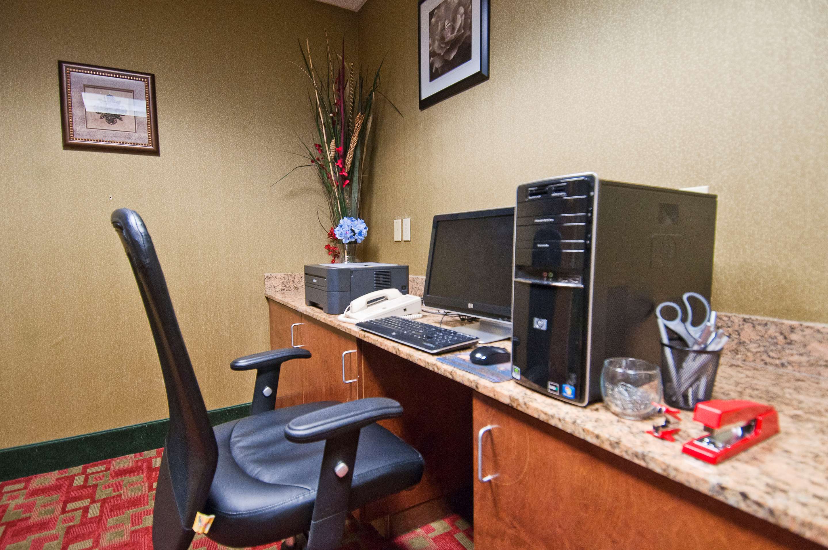 Business Center | Hampton Inn Canton