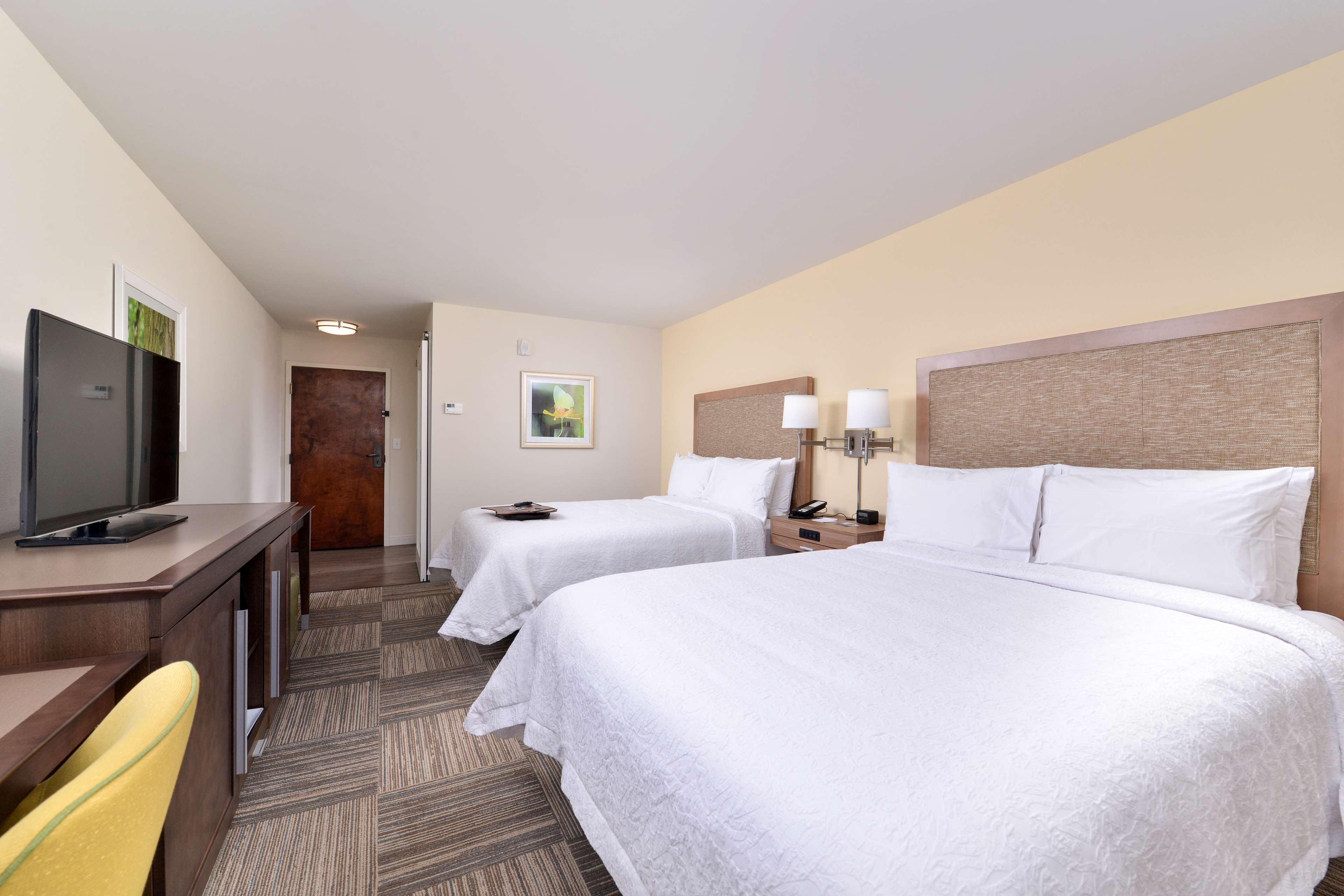 Hampton Inn Cartersville Room Type - 2 QNS MICROWV FRIDGE NS
