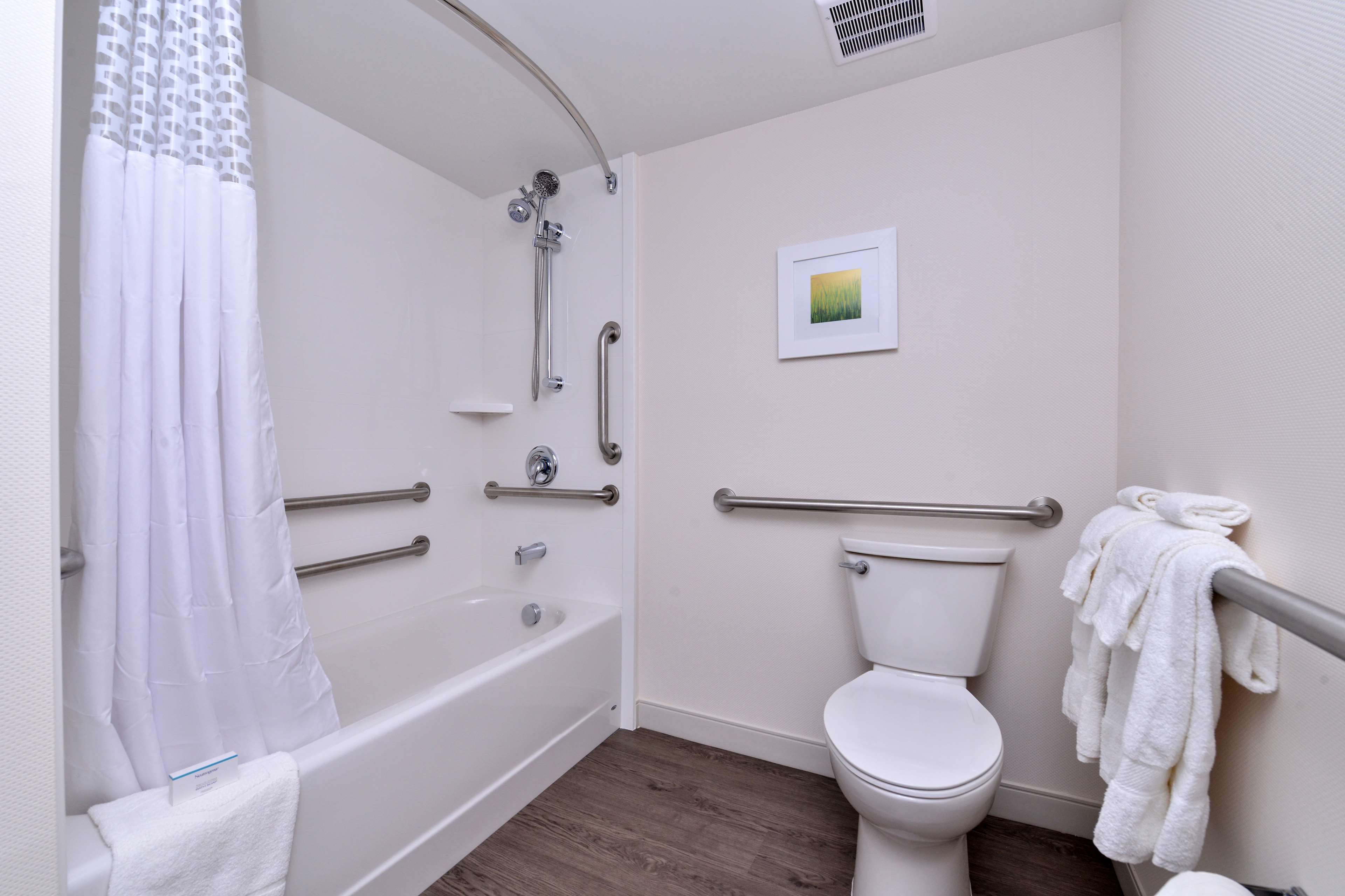 Hampton Inn Cartersville - Tap to explore photos