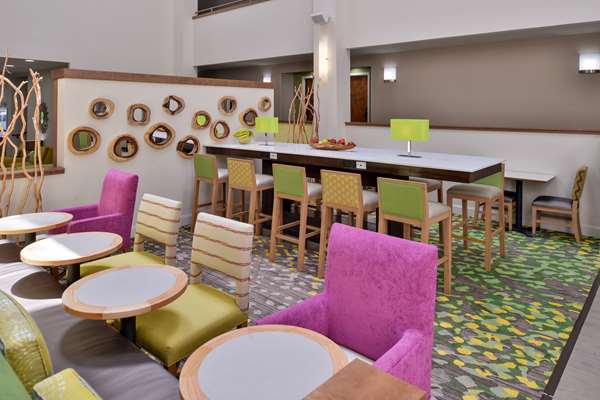 Amenities - Hampton Inn Cartersville