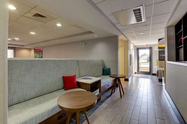 Conference Area - Hampton Inn Cumming