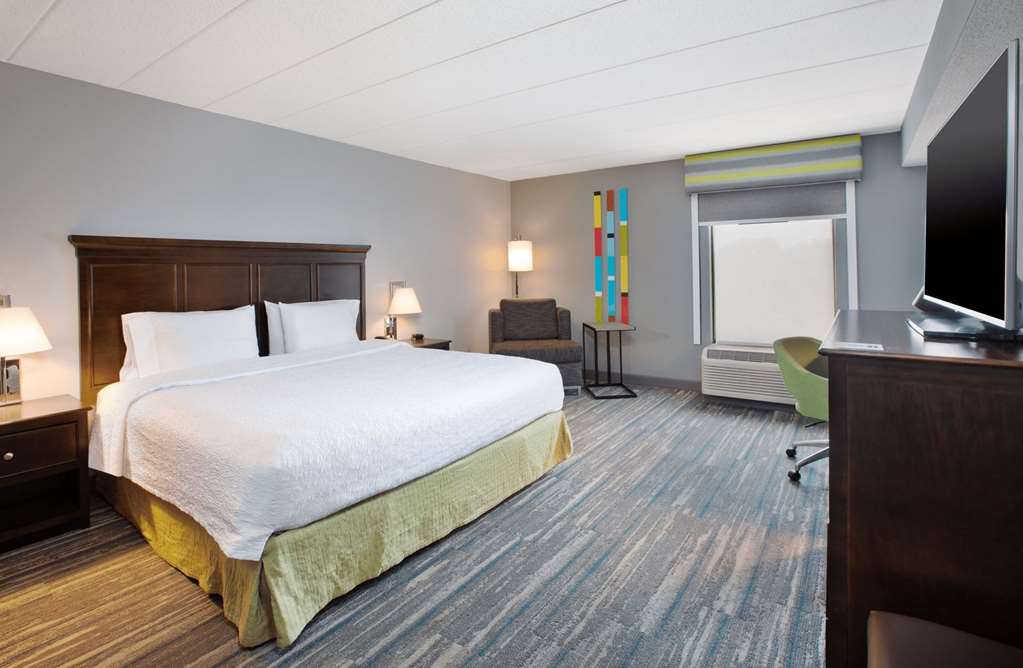 Hampton Inn Cincinnati, NW/Fairfield-guestroom-Guest Room,On-Site.jpg