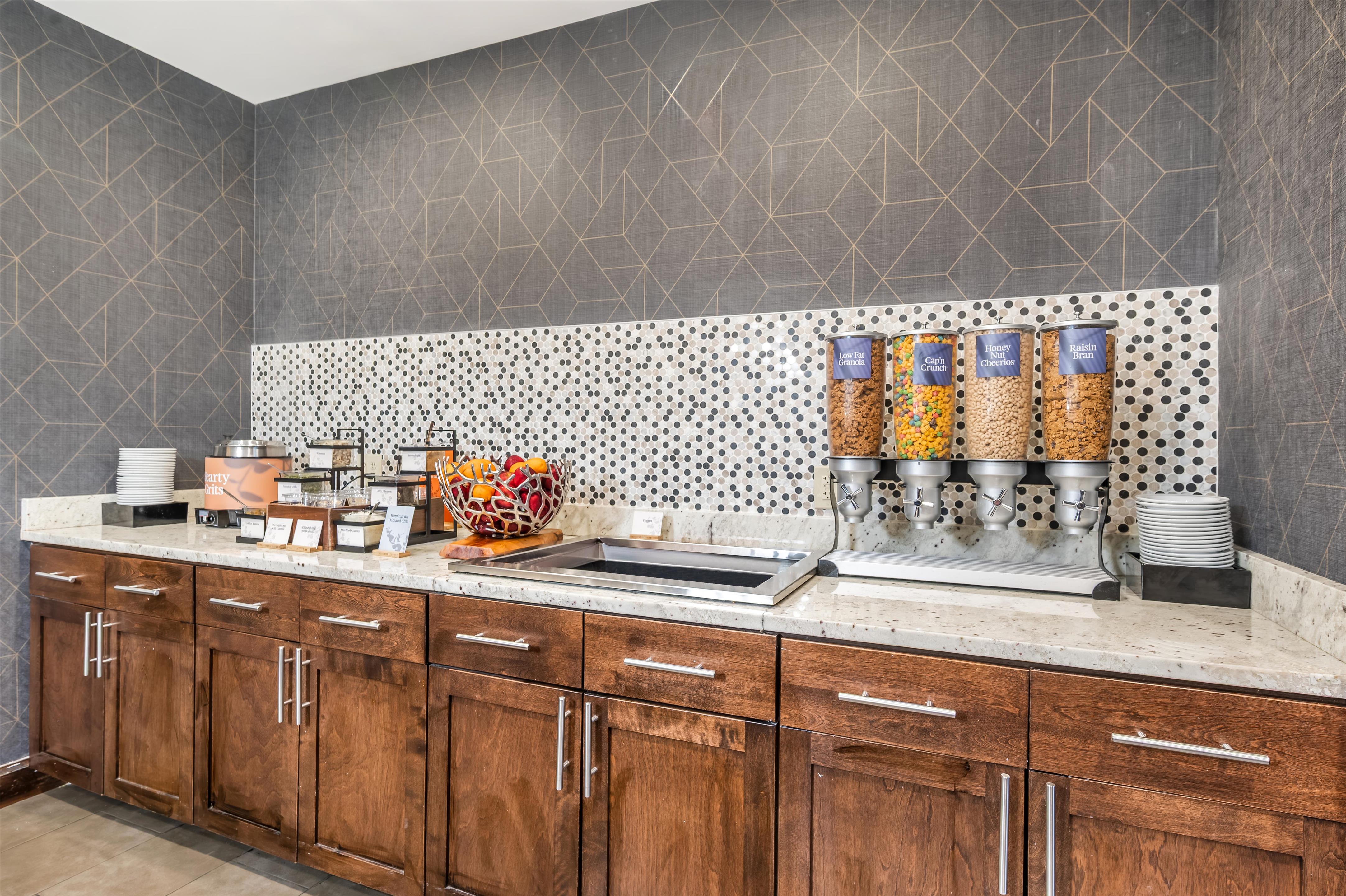 Breakfast Area | Homewood Suites By Hilton Cincinnati Mason